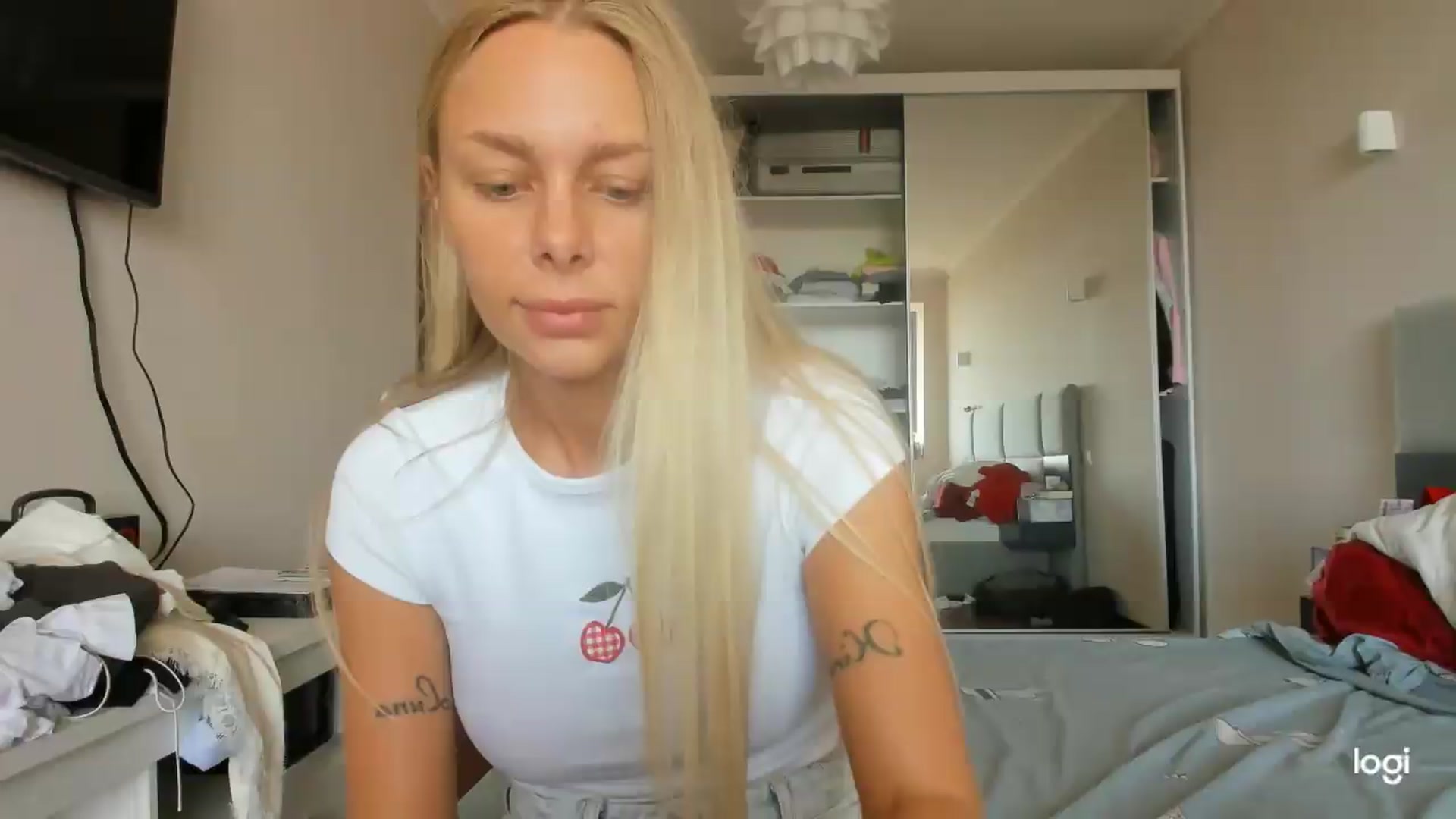 Gallery image thumbnail from Librarys_bb's myfreecams stream on, 09/04/2026, 09:35 image 4 of 20