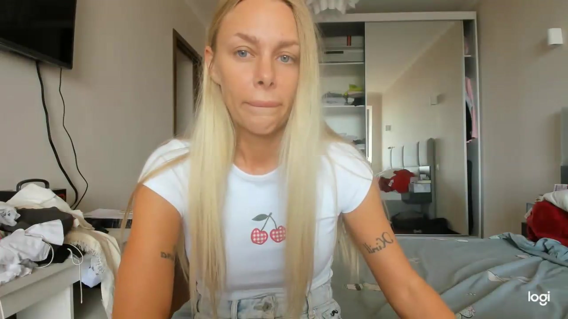 Gallery image thumbnail from Librarys_bb's myfreecams stream on, 09/04/2026, 09:35 image 6 of 20