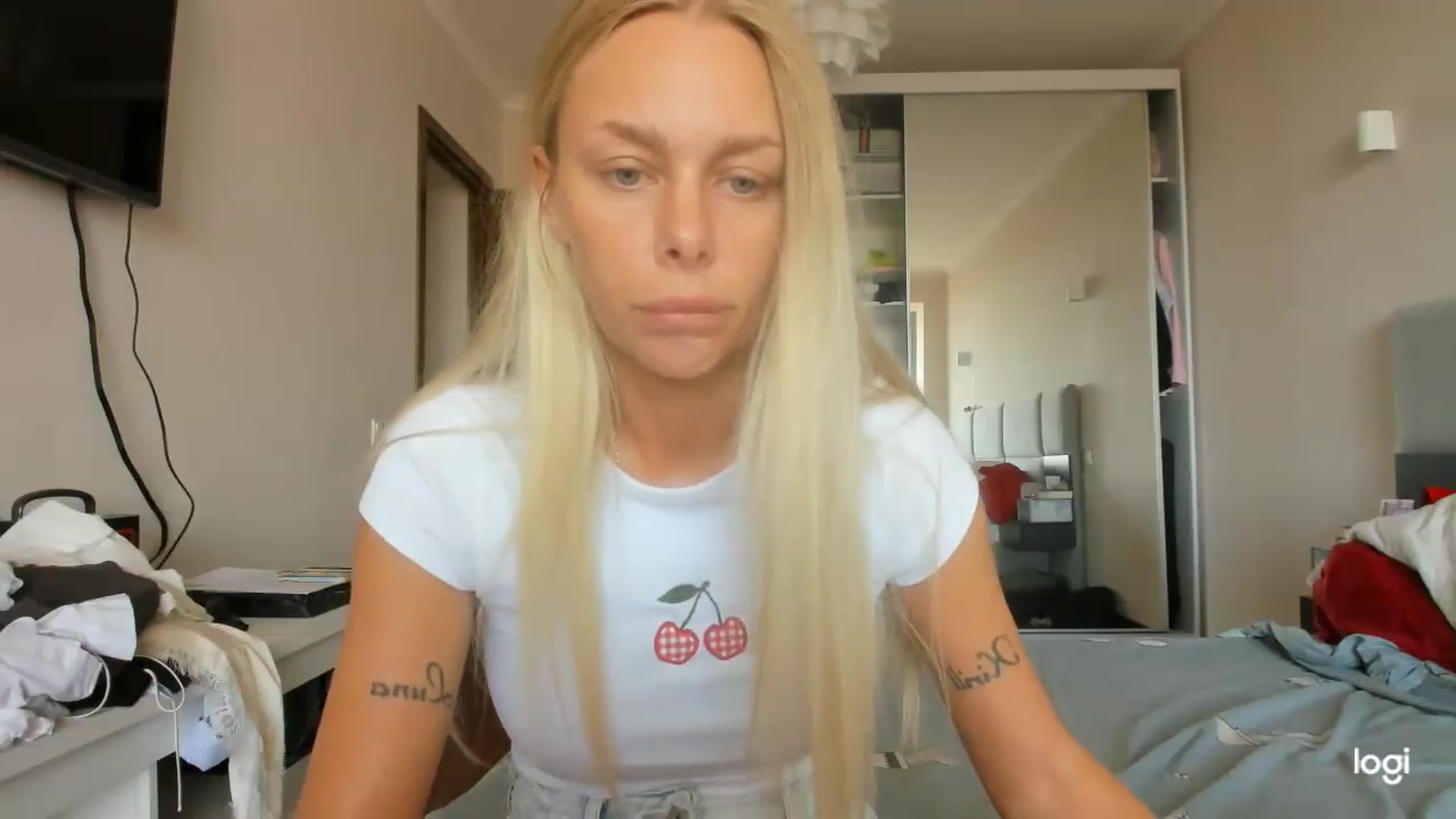 Gallery image thumbnail from Librarys_bb's myfreecams stream on, 09/04/2026, 09:35 image 2 of 20