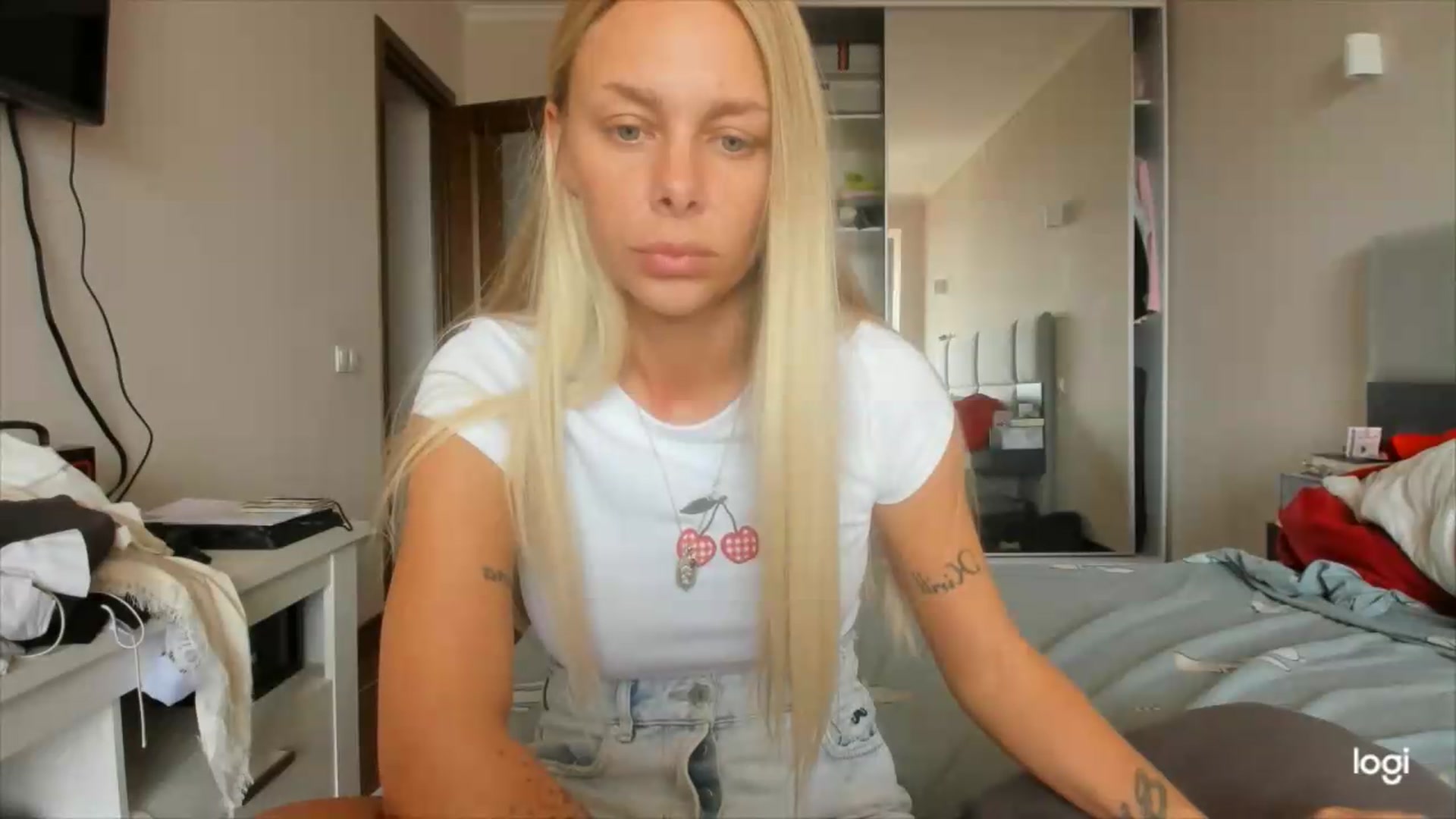 Gallery image thumbnail from Librarys_bb's myfreecams stream on, 09/04/2026, 10:41 image 16 of 20