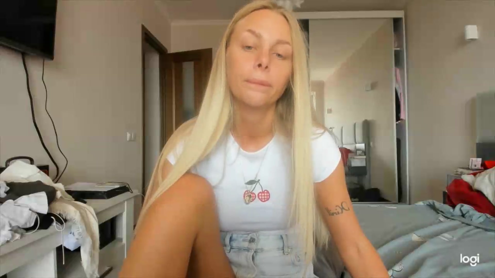 Gallery image thumbnail from Librarys_bb's myfreecams stream on, 09/04/2026, 10:41 image 6 of 20