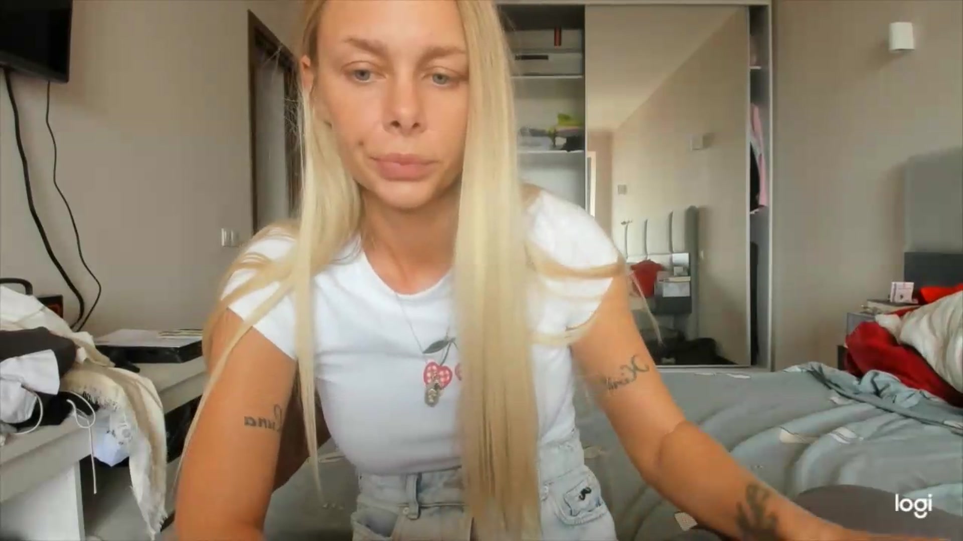 Gallery image thumbnail from Librarys_bb's myfreecams stream on, 09/04/2026, 10:41 image 14 of 20