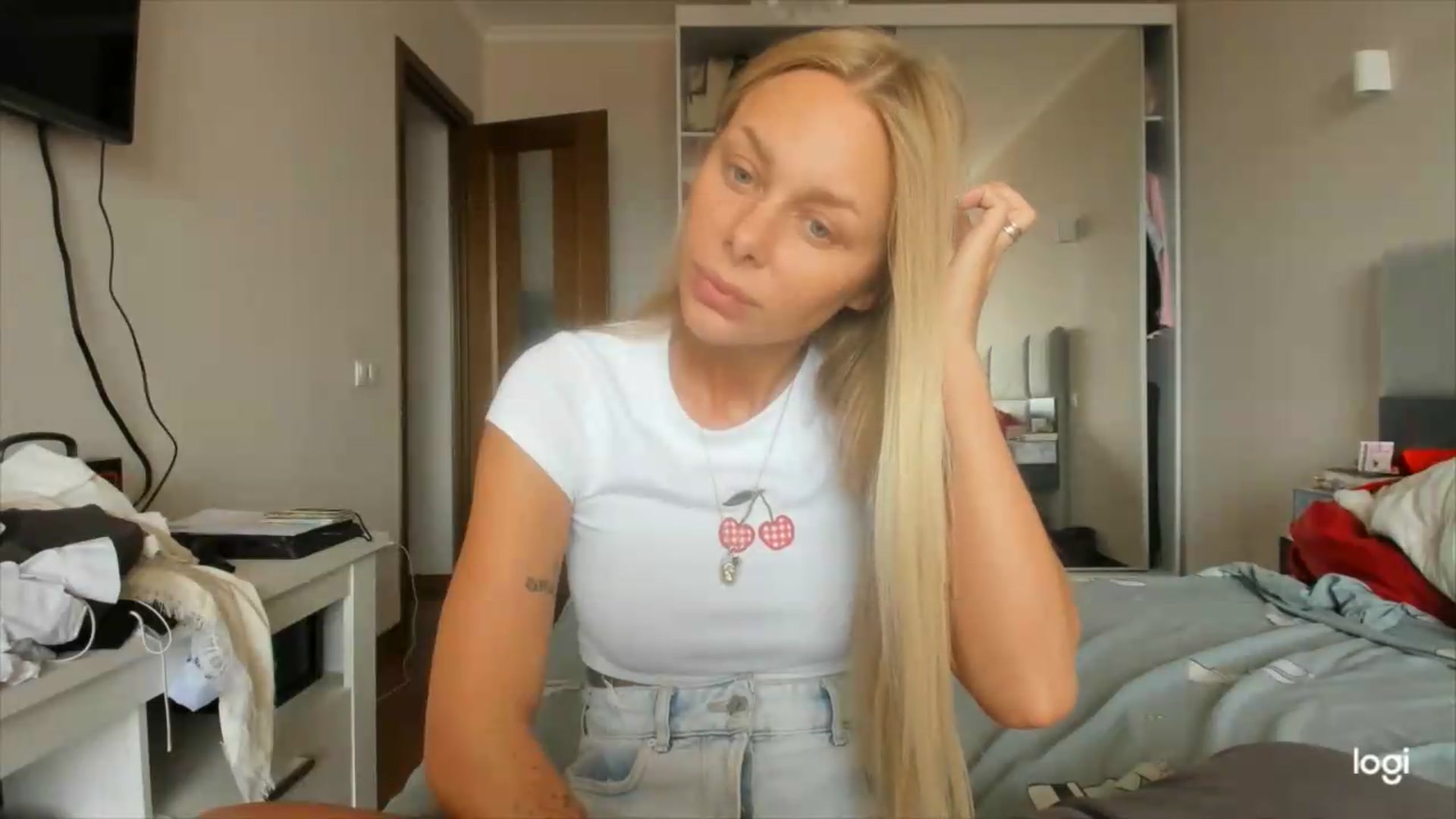 Gallery image thumbnail from Librarys_bb's myfreecams stream on, 09/04/2026, 10:41 image 13 of 20