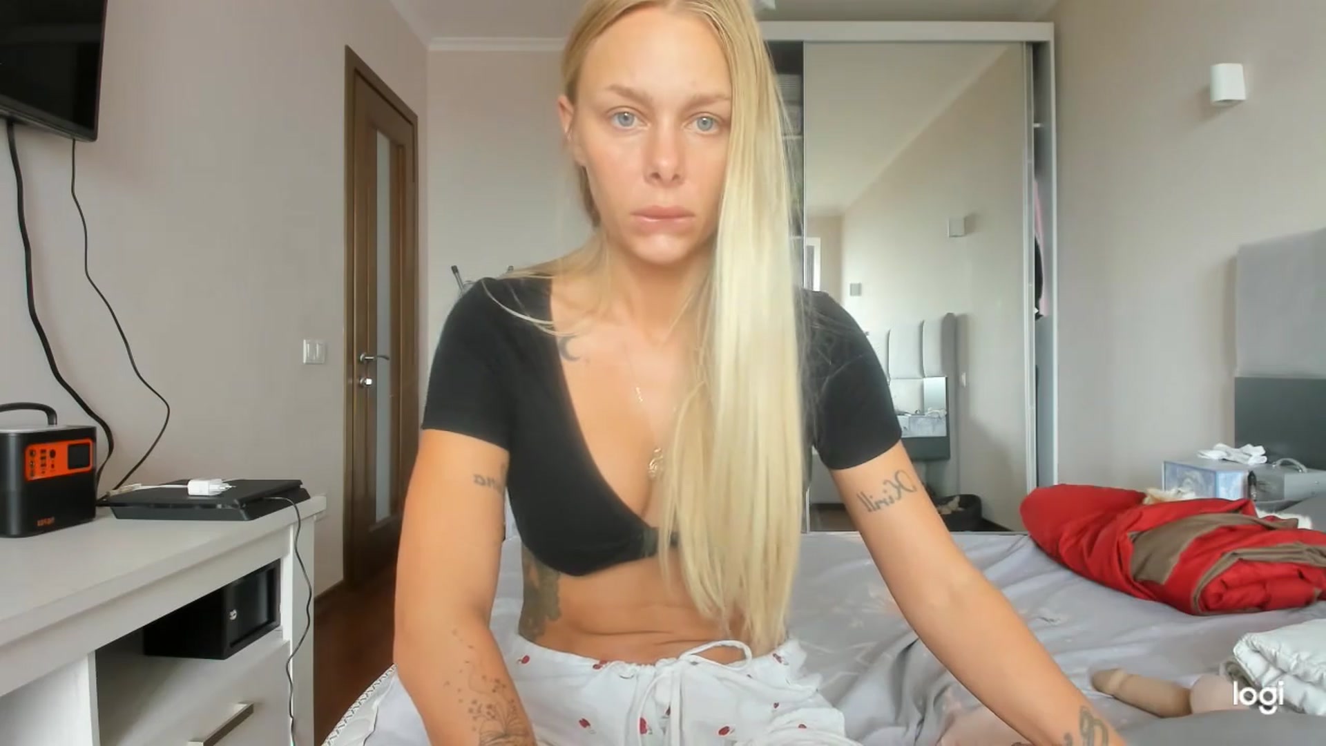 Gallery image thumbnail from Librarys_bb's myfreecams stream on, 09/05/2026, 10:37 image 17 of 20