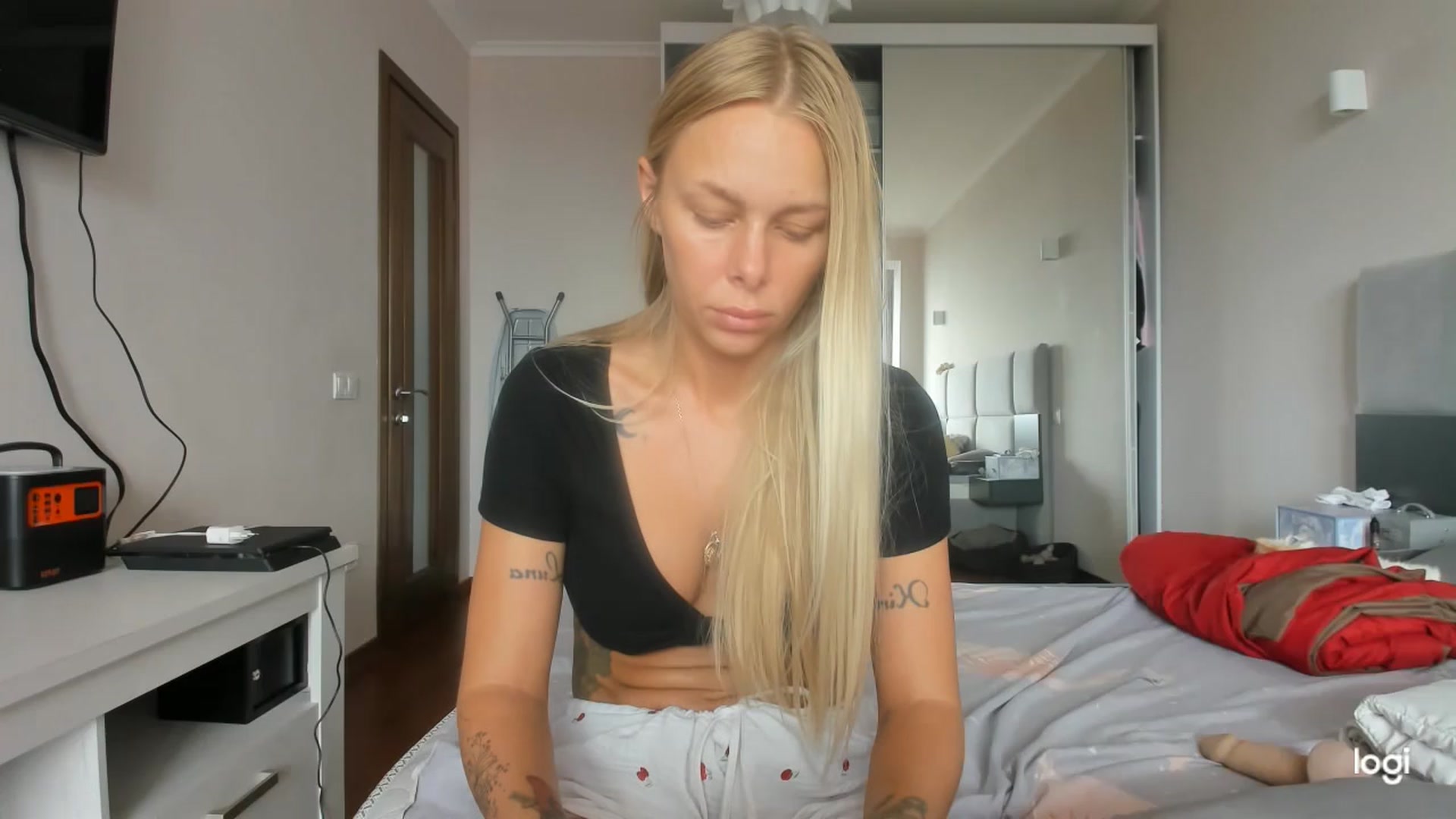 Gallery image thumbnail from Librarys_bb's myfreecams stream on, 09/05/2026, 10:37 image 18 of 20