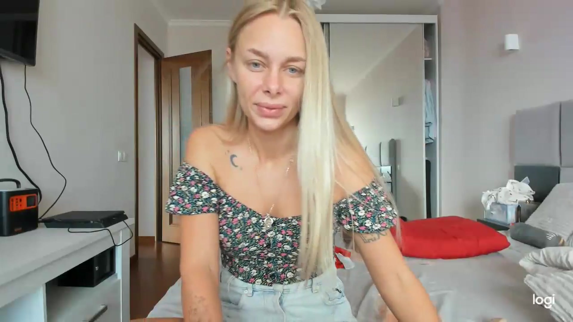 Gallery image thumbnail from Librarys_bb's myfreecams stream on, 09/08/2026, 09:16 image 2 of 20
