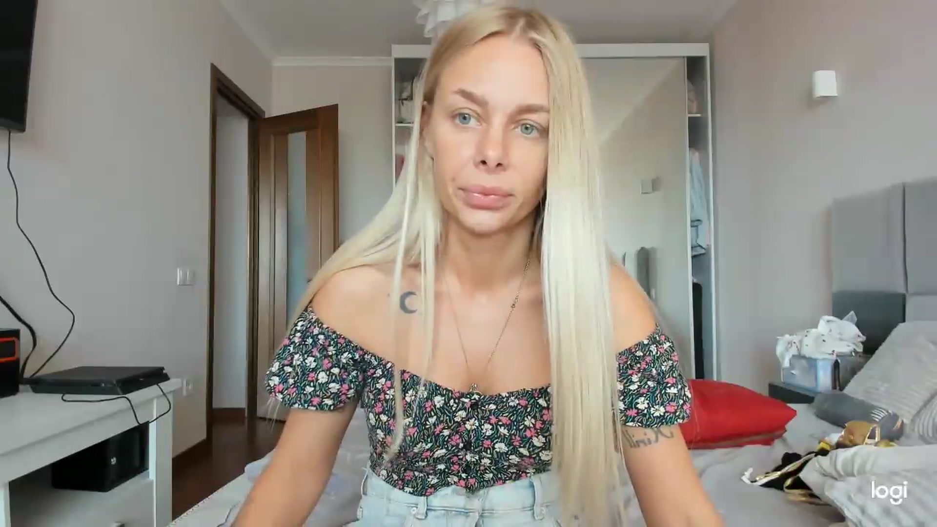 Gallery image thumbnail from Librarys_bb's myfreecams stream on, 09/08/2026, 10:58 image 3 of 20