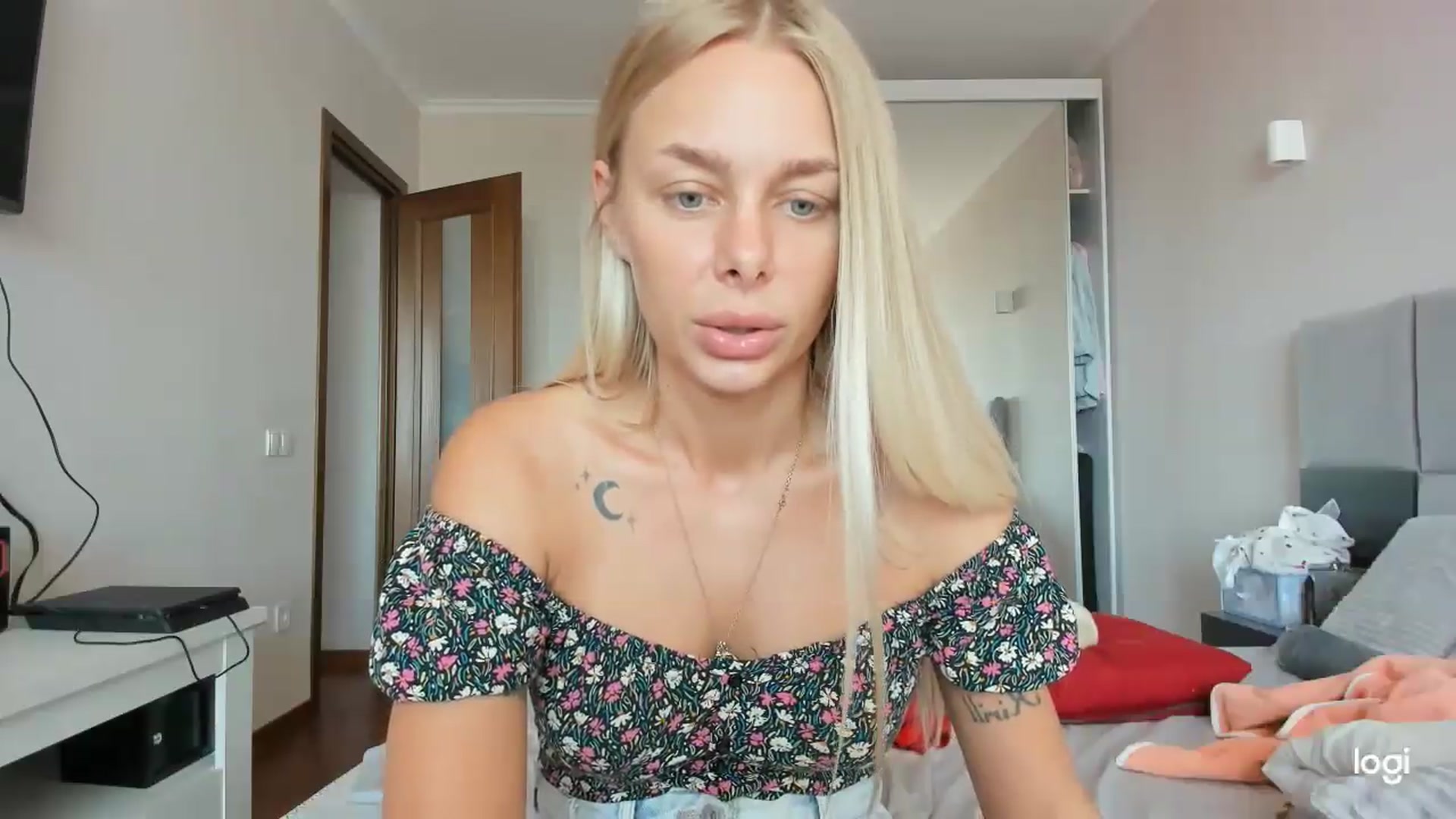 Gallery image thumbnail from Librarys_bb's myfreecams stream on, 09/08/2026, 10:58 image 15 of 20