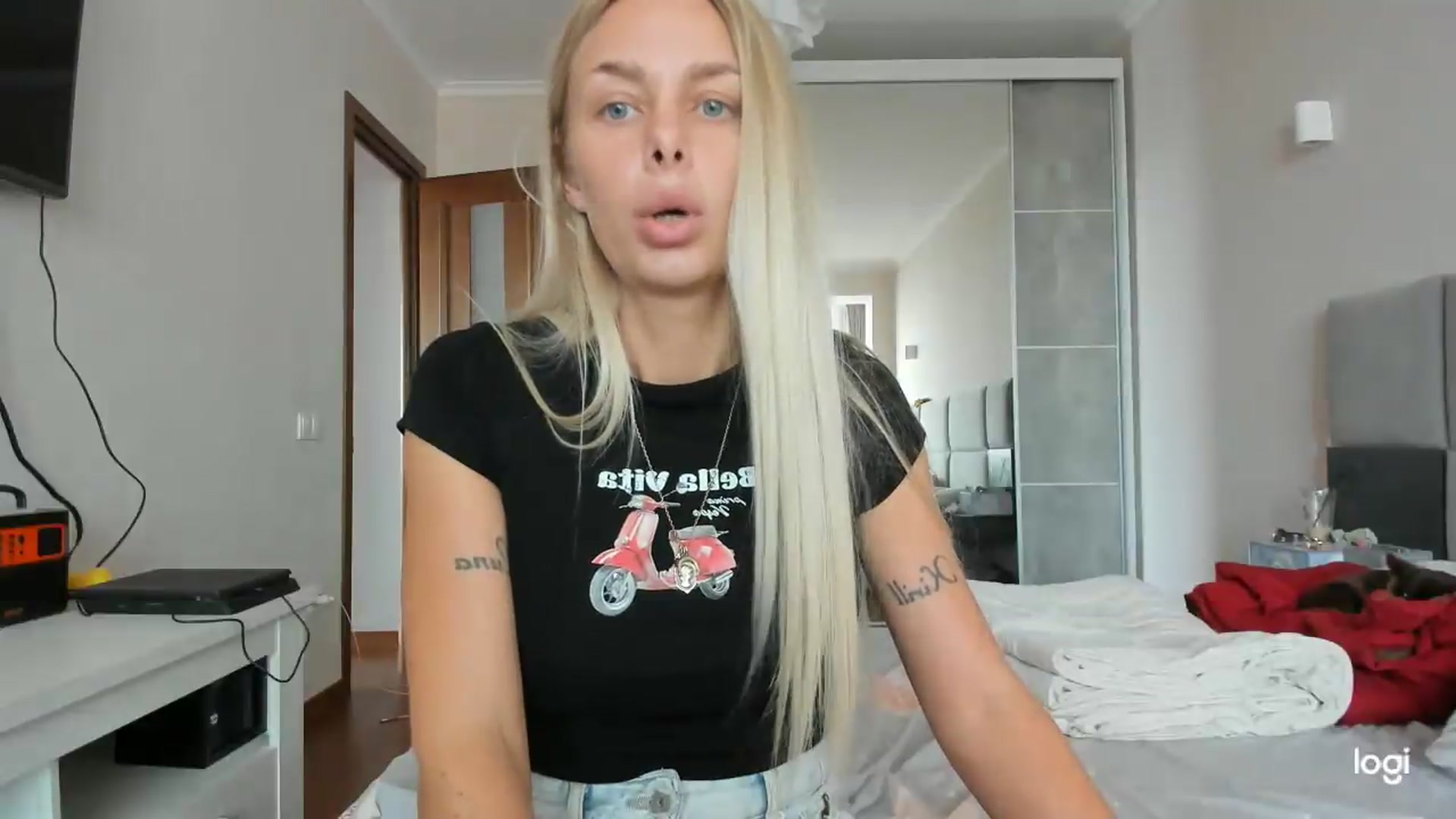 Gallery image thumbnail from Librarys_bb's myfreecams stream on, 09/10/2026, 08:51 image 10 of 20