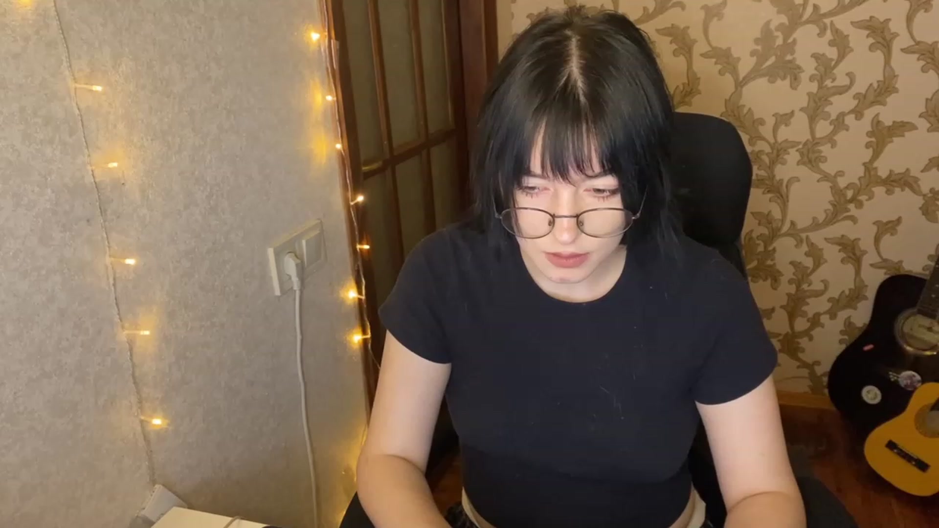 Gallery image thumbnail from Licorice_Alia's myfreecams stream on, 12/30/2022, 19:12 image 2 of 20