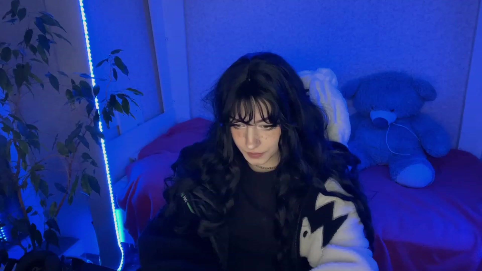 Gallery image thumbnail from Licorice_Alia's myfreecams stream on, 02/05/2023, 22:25 image 17 of 20