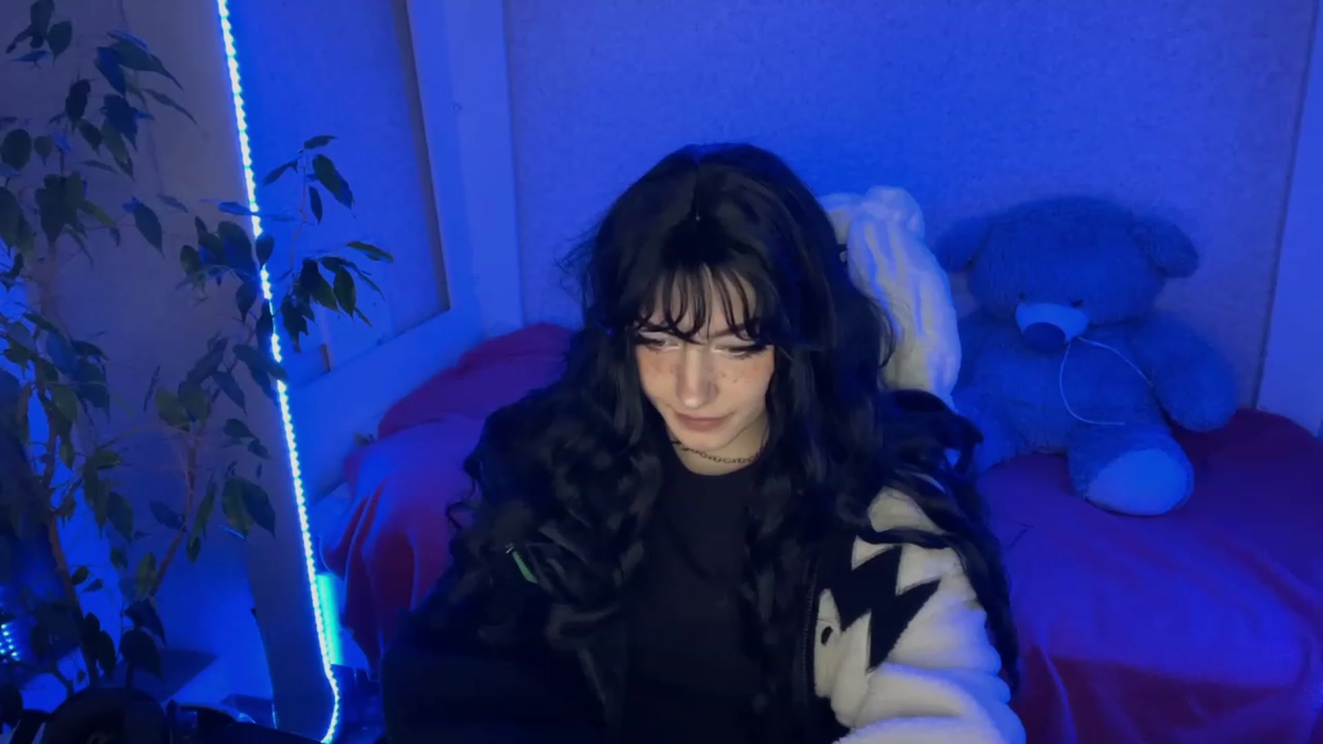 Gallery image thumbnail from Licorice_Alia's myfreecams stream on, 02/05/2023, 22:25 image 18 of 20