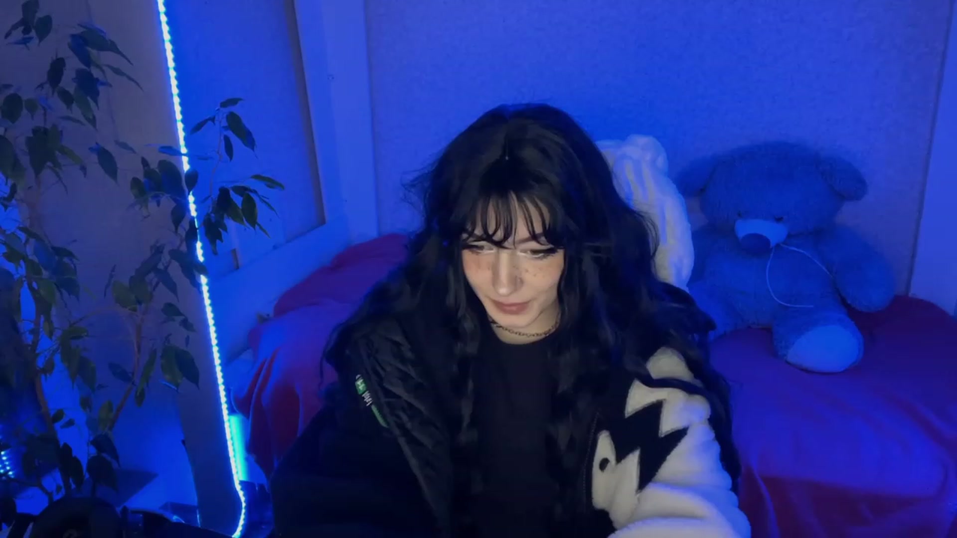 Gallery image thumbnail from Licorice_Alia's myfreecams stream on, 02/05/2023, 22:25 image 15 of 20