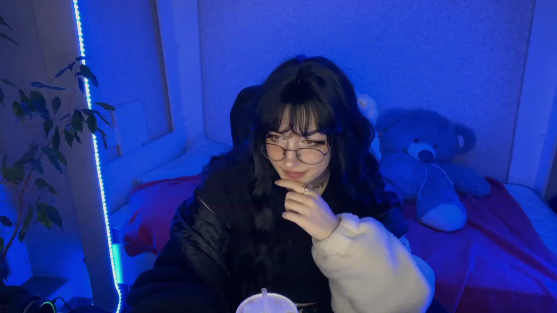 Gallery image thumbnail from Licorice_Alia's myfreecams stream on, 02/08/2023, 24:56 image 6 of 20
