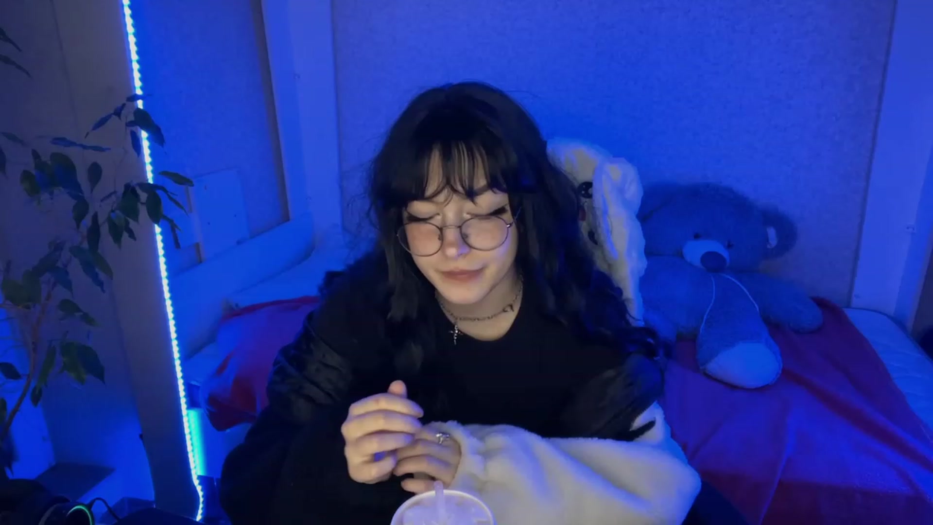Gallery image thumbnail from Licorice_Alia's myfreecams stream on, 02/08/2023, 24:56 image 11 of 20