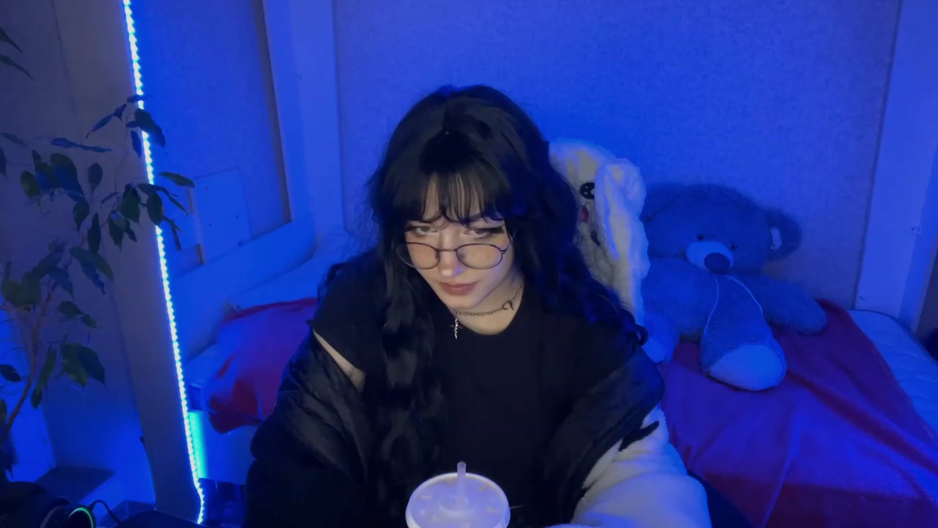 Gallery image thumbnail from Licorice_Alia's myfreecams stream on, 02/08/2023, 24:56 image 17 of 20