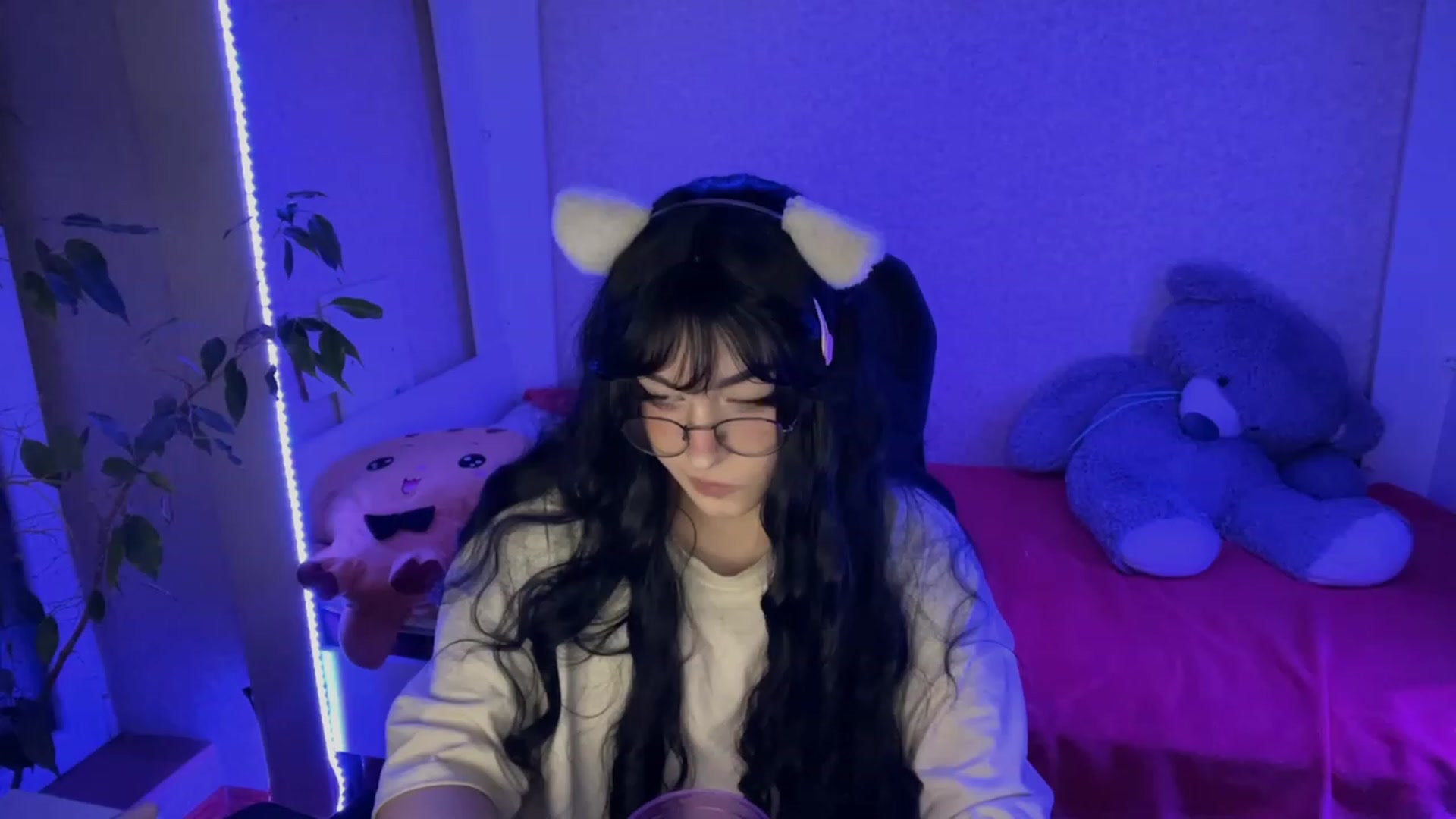 Gallery image thumbnail from Licorice_Alia's myfreecams stream on, 02/15/2023, 01:37 image 17 of 20