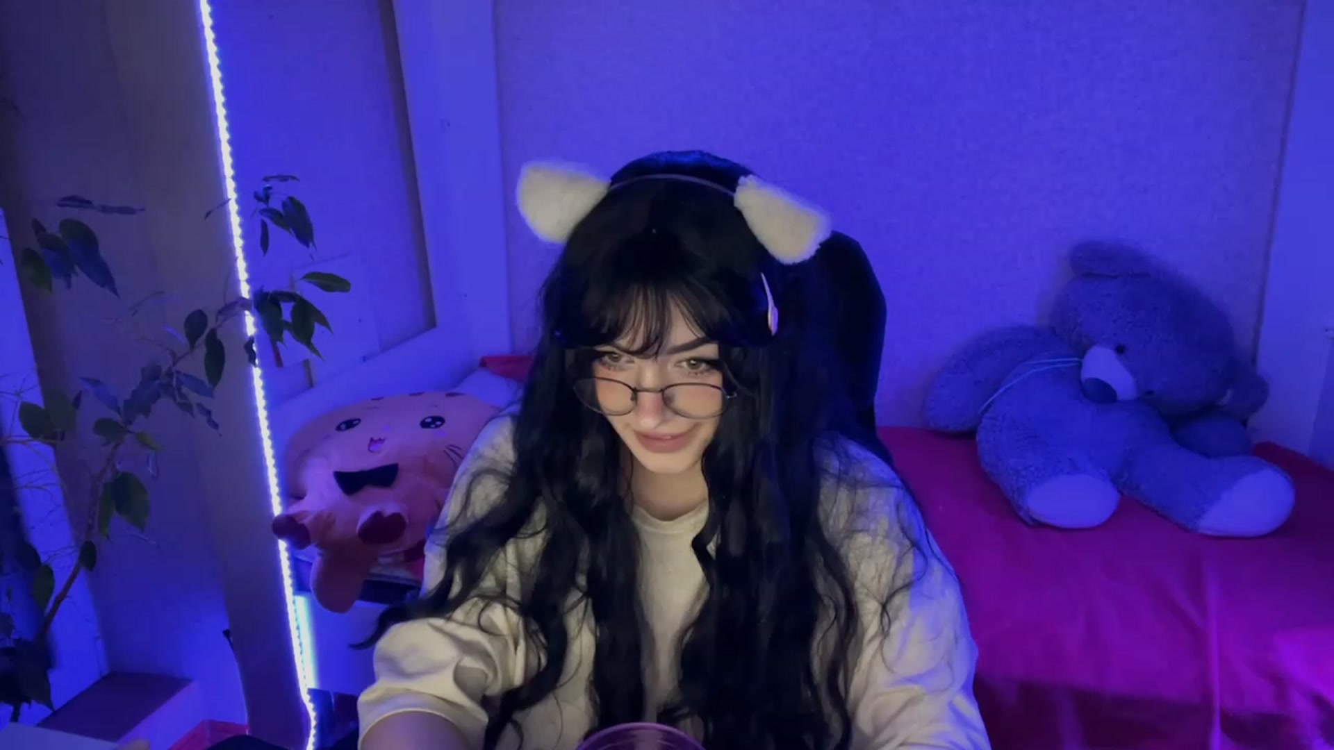 Gallery image thumbnail from Licorice_Alia's myfreecams stream on, 02/15/2023, 01:37 image 9 of 20