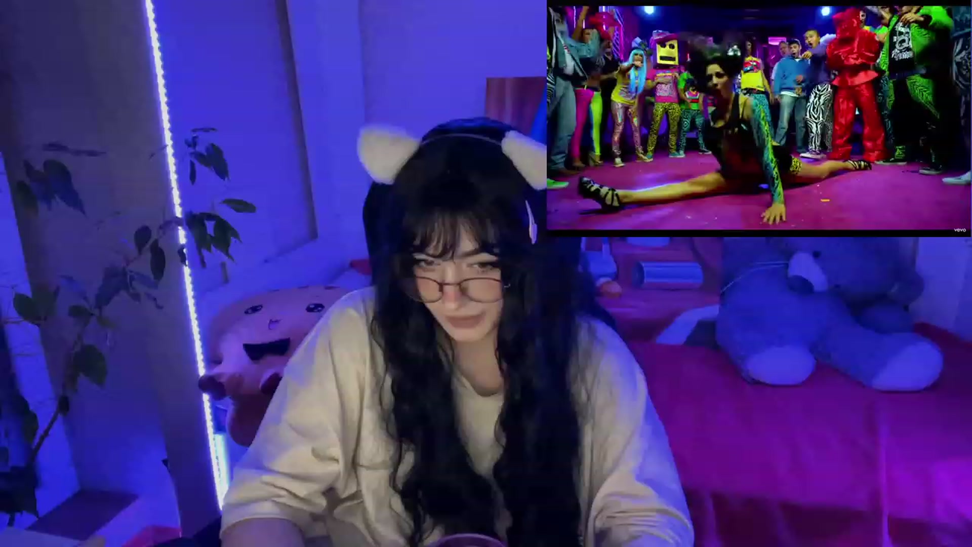 Gallery image thumbnail from Licorice_Alia's myfreecams stream on, 02/15/2023, 03:03 image 11 of 20