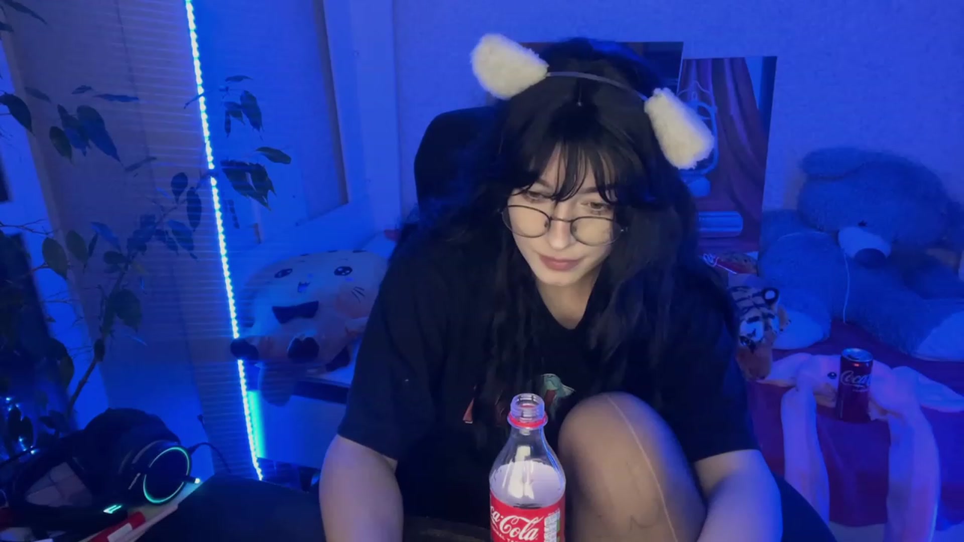 Gallery image thumbnail from Licorice_Alia's myfreecams stream on, 02/19/2023, 03:02 image 17 of 20