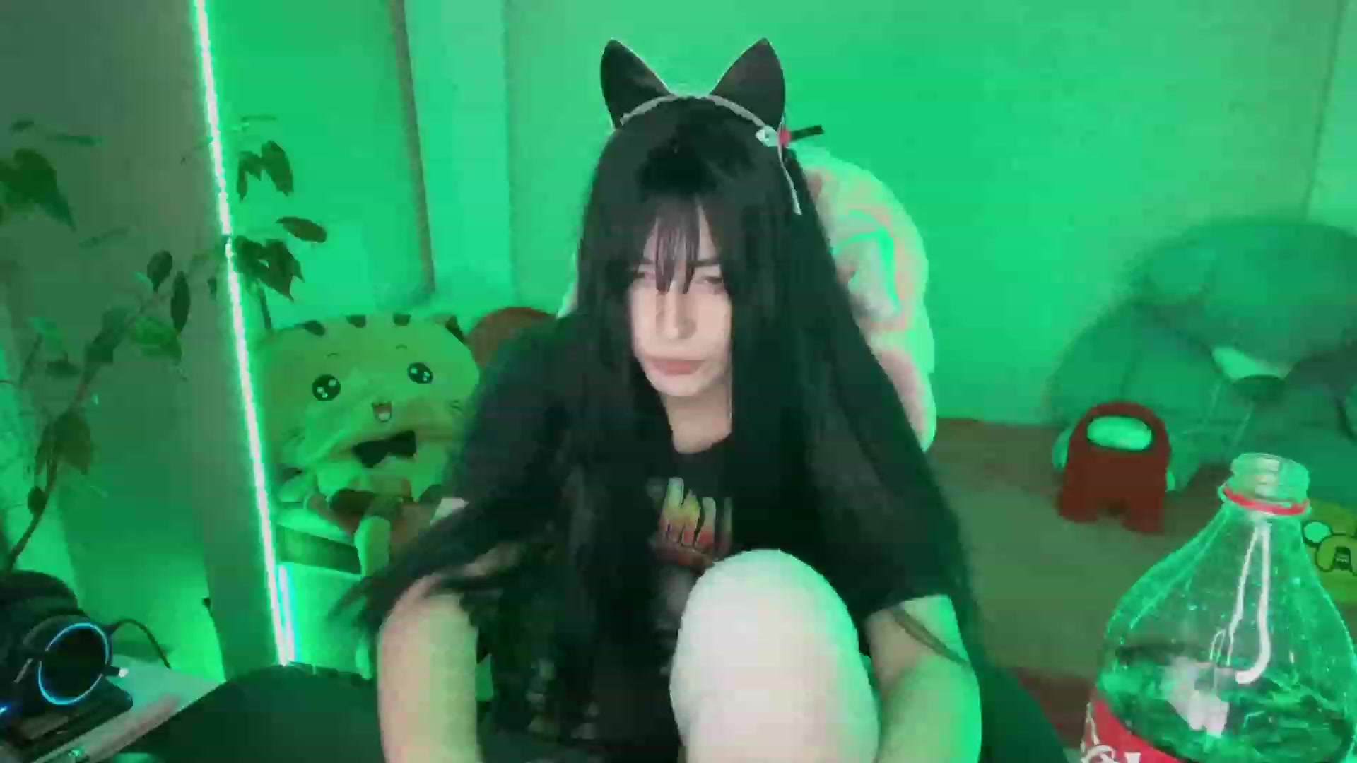 Gallery image thumbnail from Licorice_Alia's myfreecams stream on, 02/23/2023, 24:01 image 16 of 20