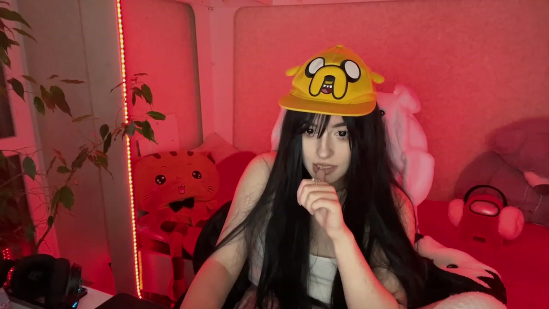 Gallery image thumbnail from Licorice_Alia's myfreecams stream on, 02/25/2023, 01:38 image 18 of 20