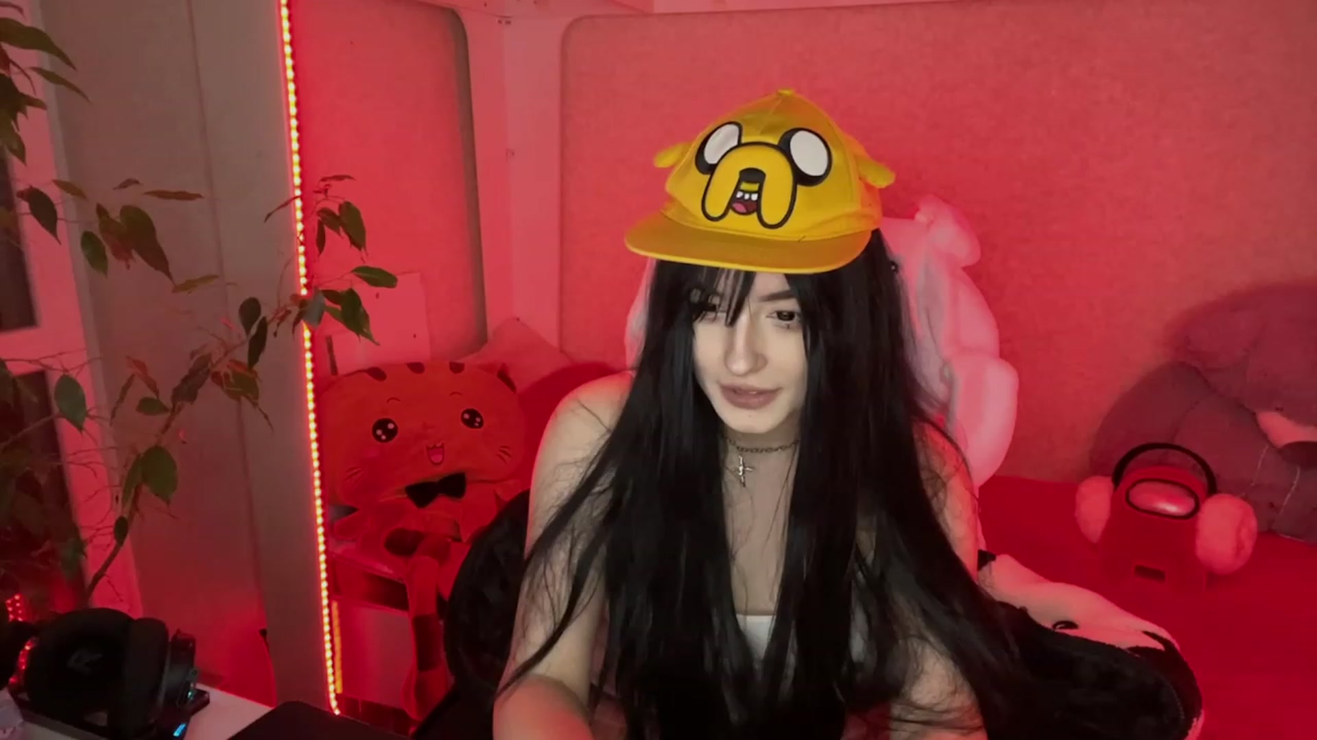 Gallery image thumbnail from Licorice_Alia's myfreecams stream on, 02/25/2023, 01:38 image 16 of 20