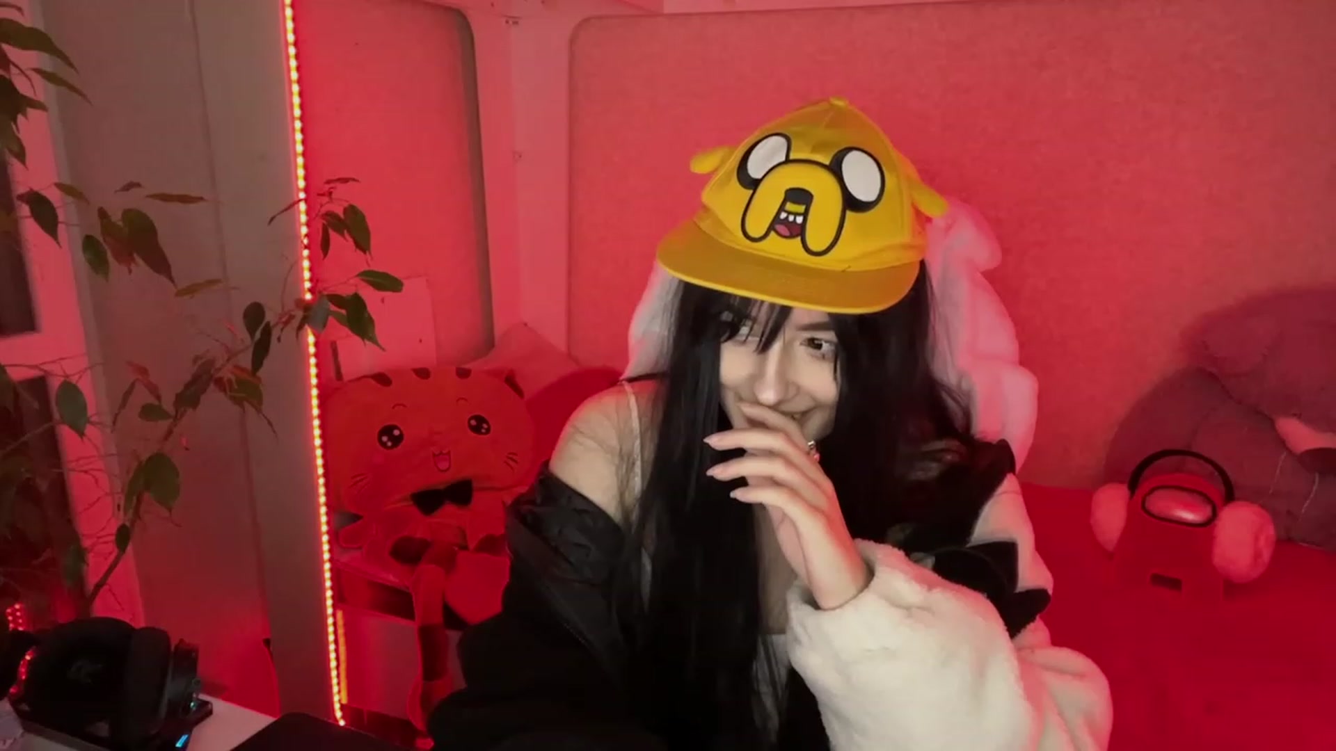 Gallery image thumbnail from Licorice_Alia's myfreecams stream on, 02/25/2023, 01:38 image 11 of 20