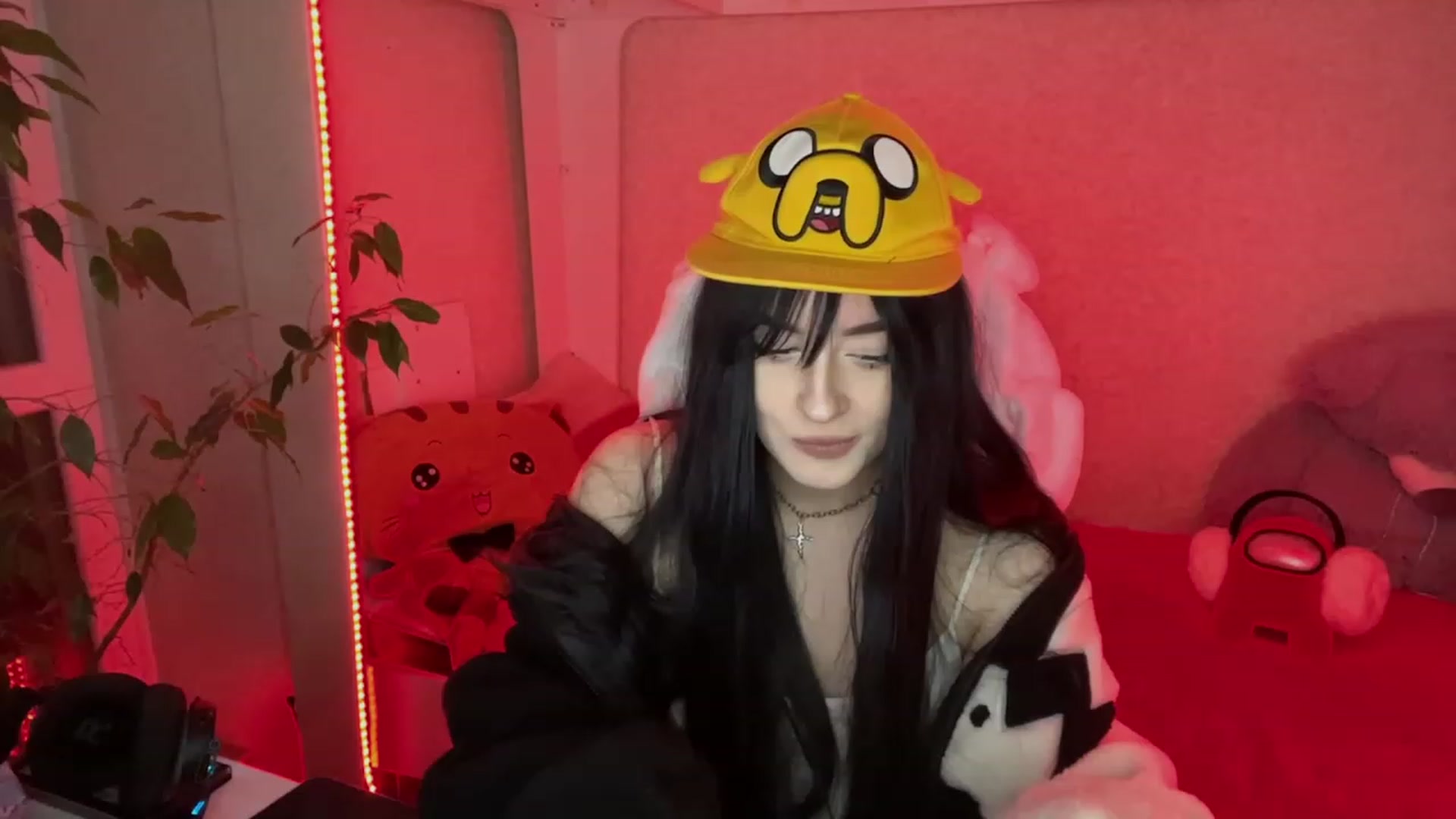 Gallery image thumbnail from Licorice_Alia's myfreecams stream on, 02/25/2023, 01:38 image 6 of 20