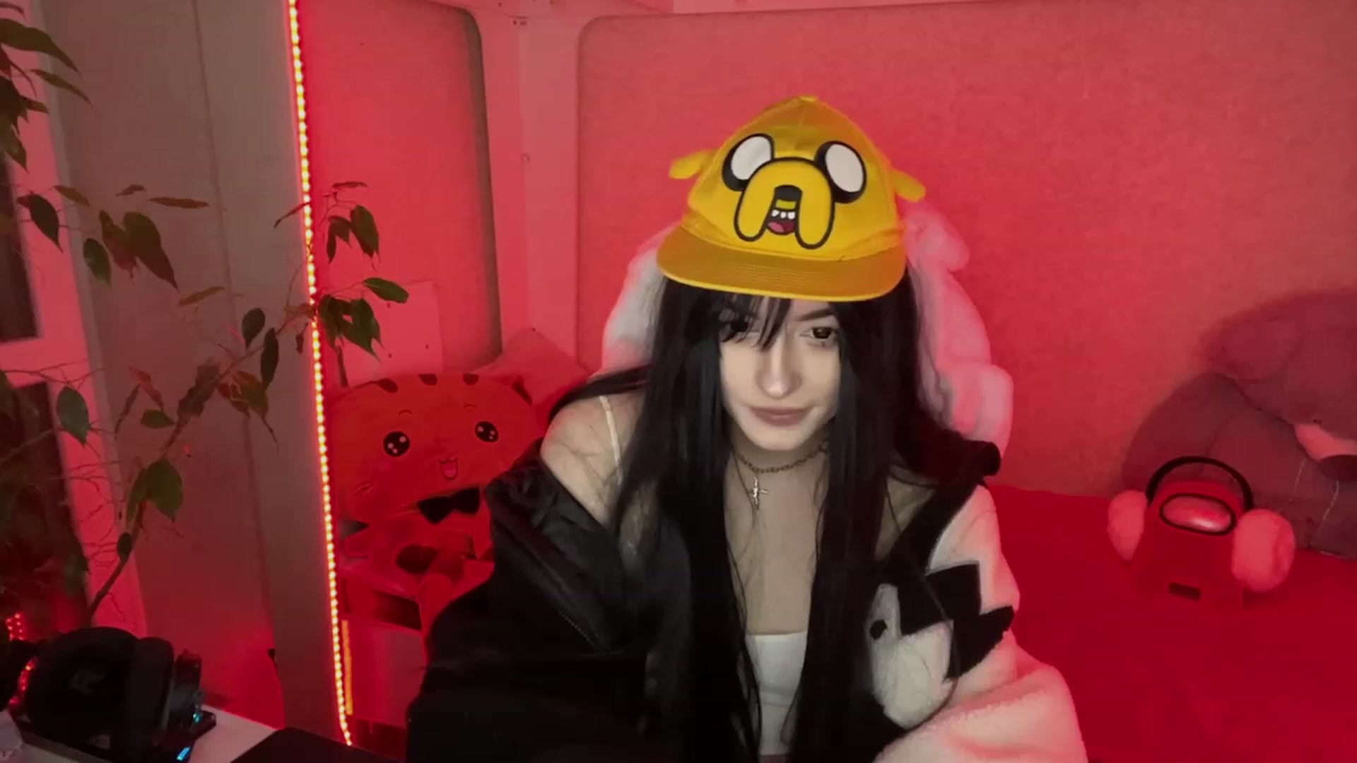 Gallery image thumbnail from Licorice_Alia's myfreecams stream on, 02/25/2023, 01:38 image 1 of 20