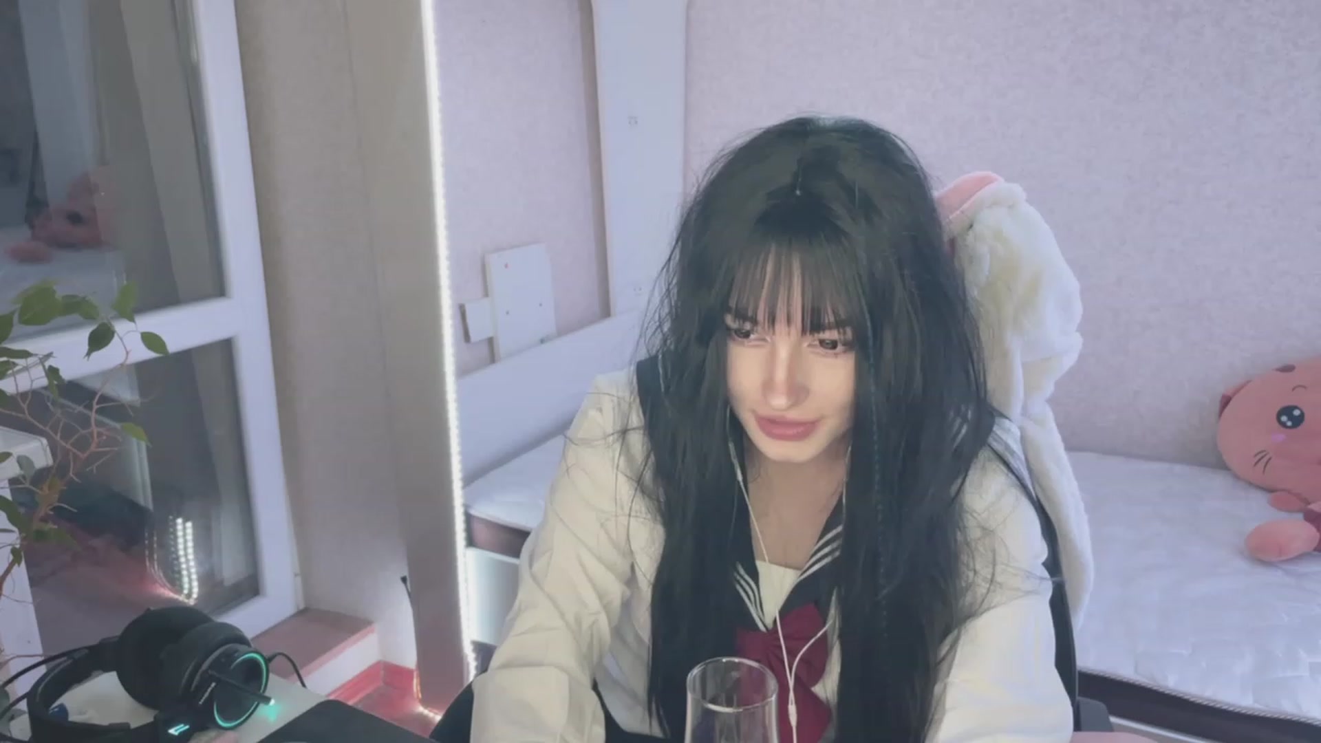 Gallery image thumbnail from Licorice_Alia's myfreecams stream on, 03/15/2023, 23:45 image 9 of 20