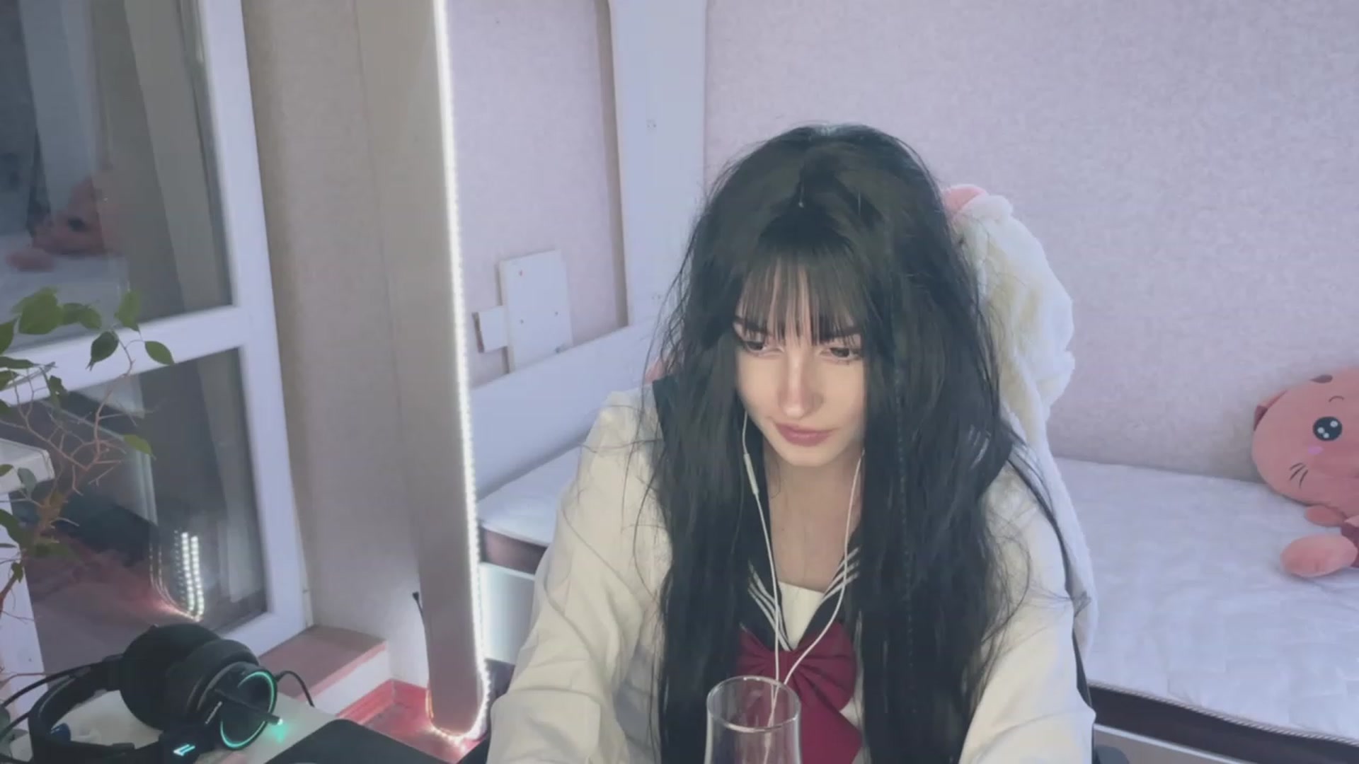 Gallery image thumbnail from Licorice_Alia's myfreecams stream on, 03/15/2023, 23:45 image 14 of 20