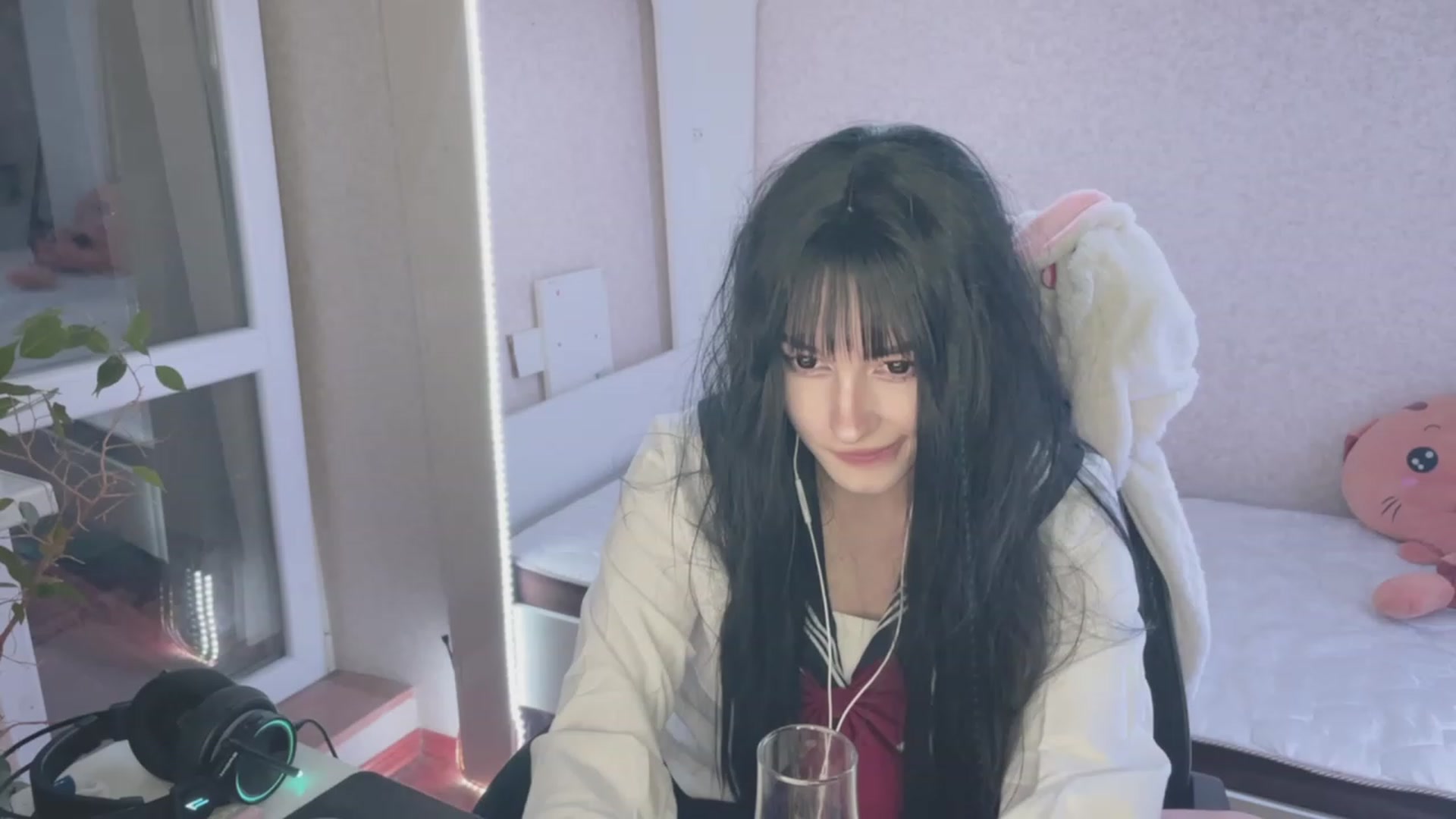 Gallery image thumbnail from Licorice_Alia's myfreecams stream on, 03/15/2023, 23:45 image 10 of 20