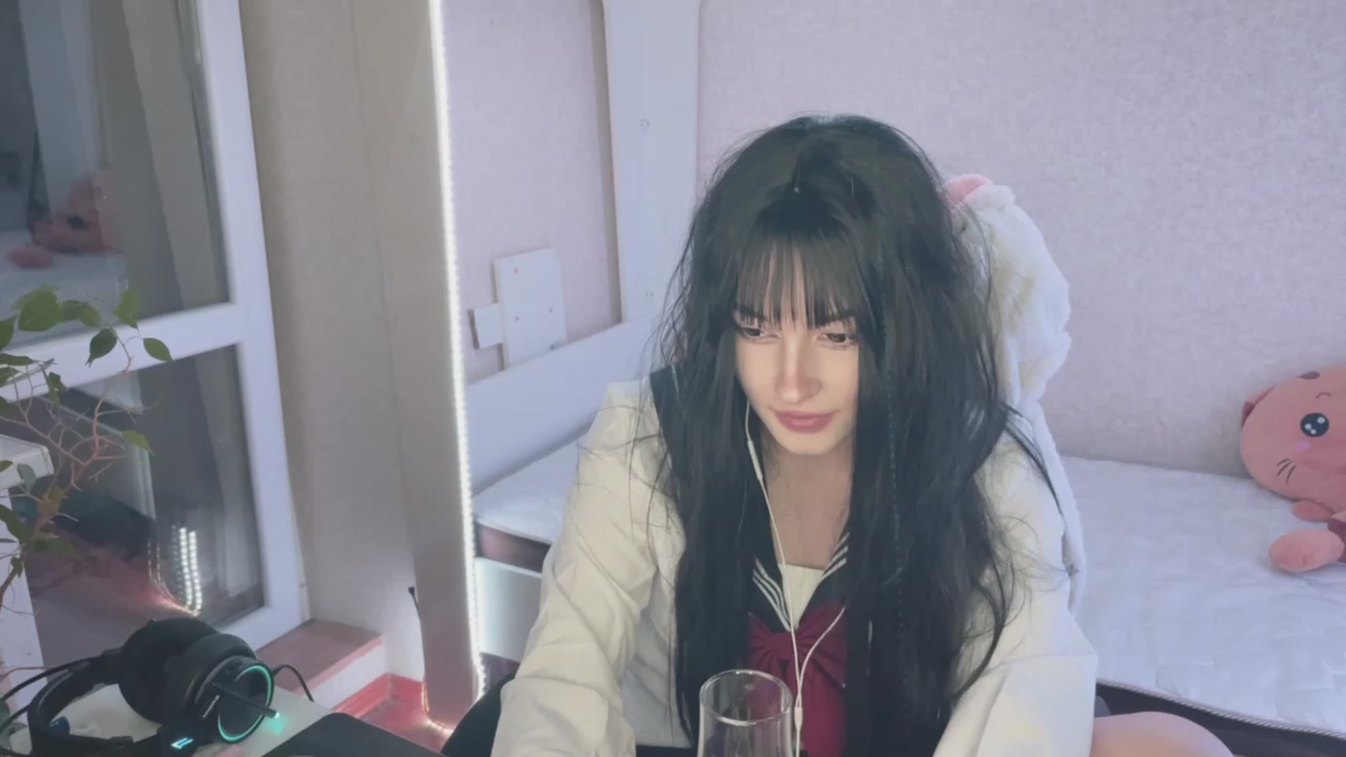 Gallery image thumbnail from Licorice_Alia's myfreecams stream on, 03/15/2023, 23:45 image 6 of 20