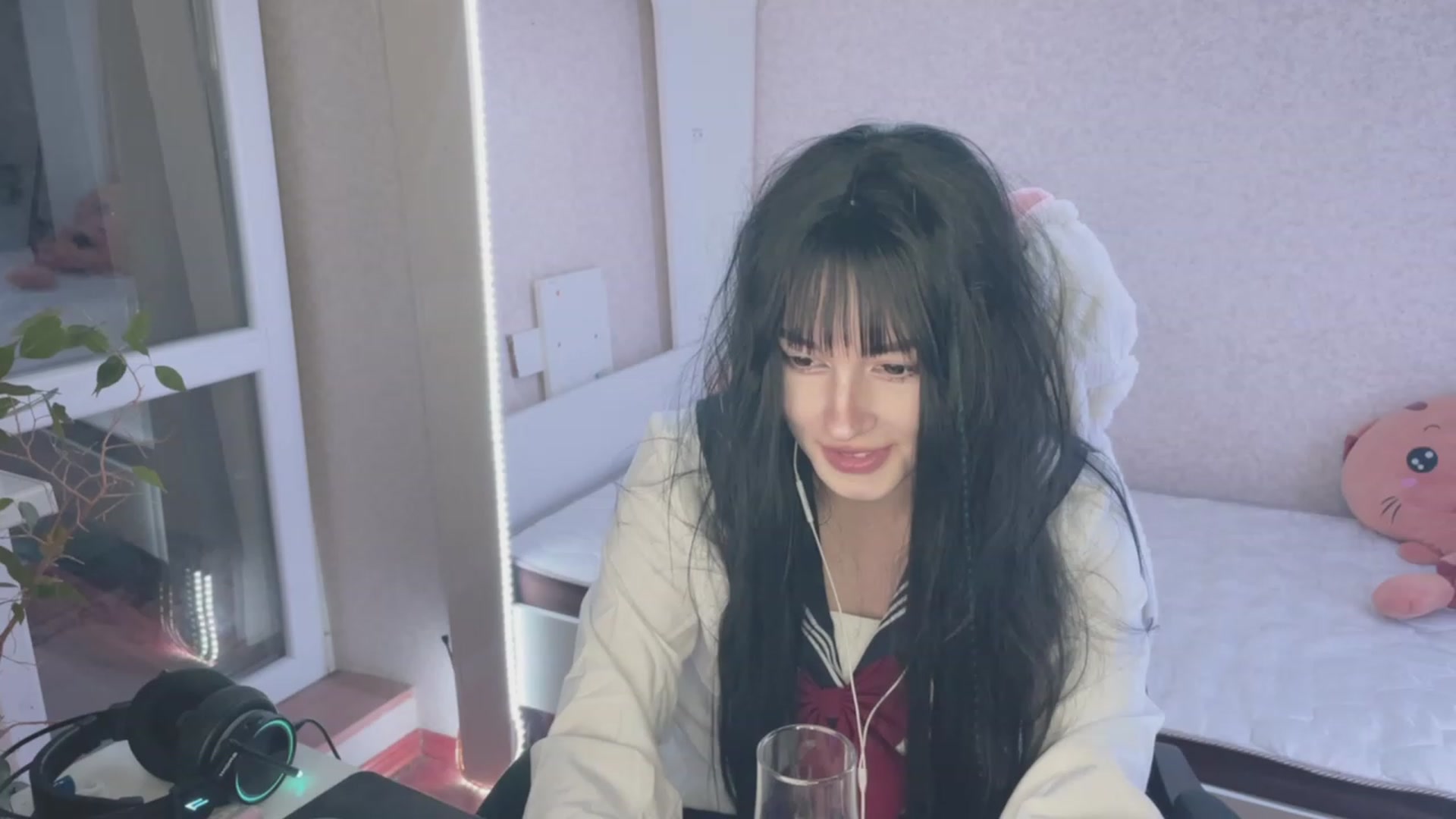 Gallery image thumbnail from Licorice_Alia's myfreecams stream on, 03/15/2023, 23:45 image 4 of 20