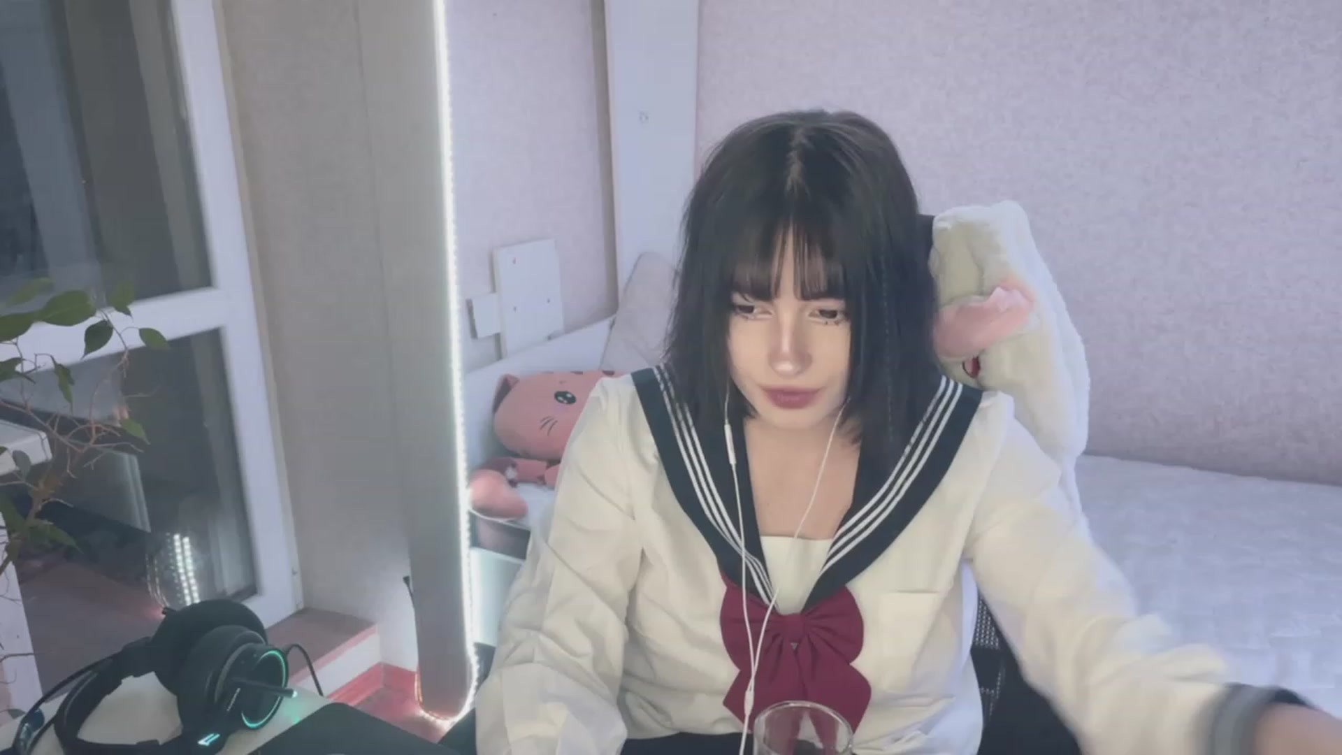Gallery image thumbnail from Licorice_Alia's myfreecams stream on, 03/17/2023, 24:03 image 9 of 20