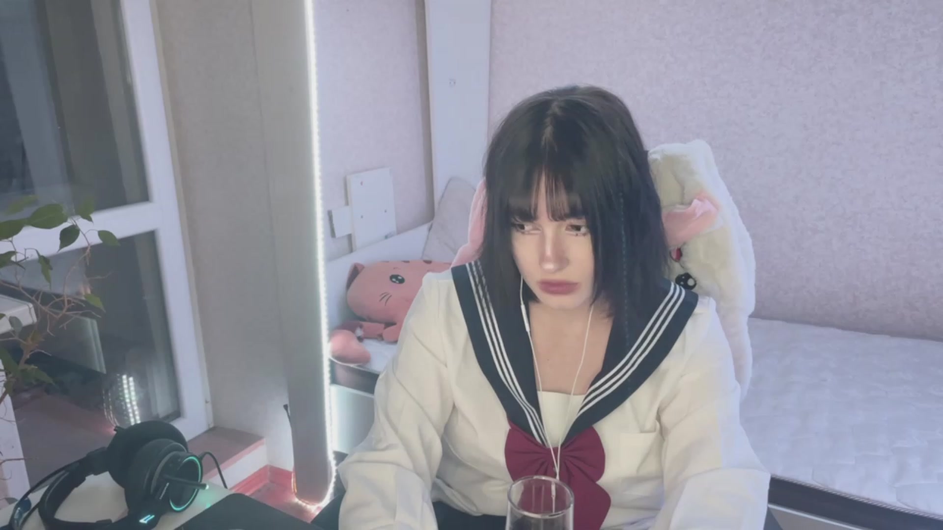 Gallery image thumbnail from Licorice_Alia's myfreecams stream on, 03/17/2023, 24:03 image 15 of 20