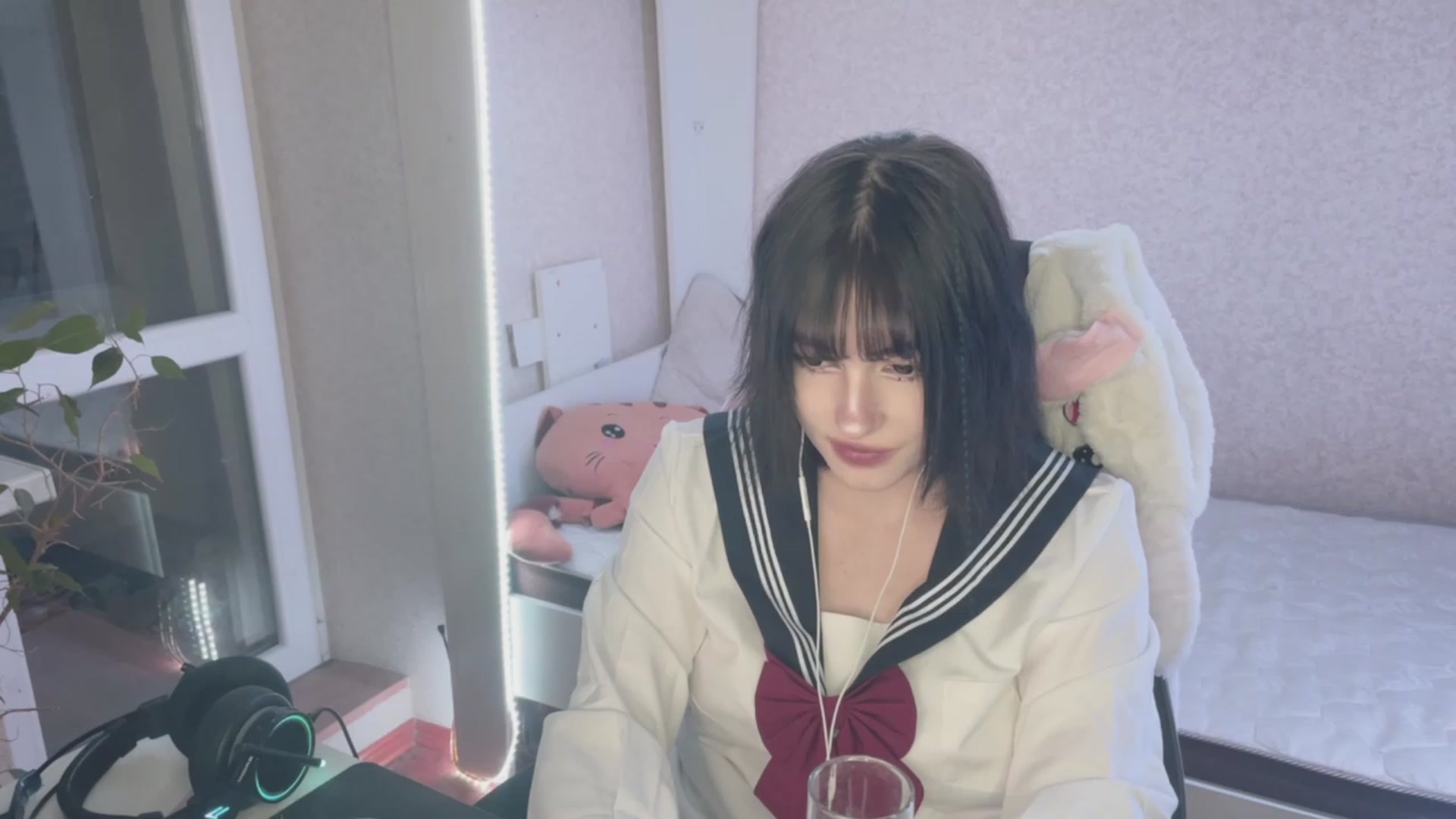 Gallery image thumbnail from Licorice_Alia's myfreecams stream on, 03/17/2023, 24:03 image 19 of 20