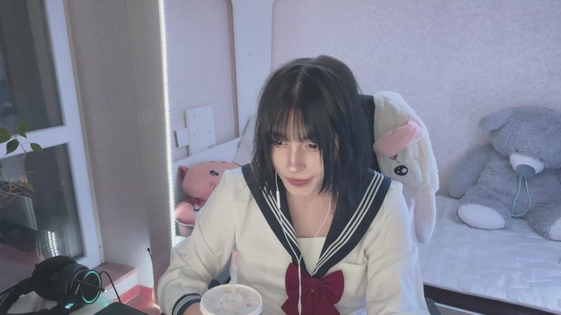 Gallery image thumbnail from Licorice_Alia's myfreecams stream on, 03/17/2023, 22:44 image 20 of 20