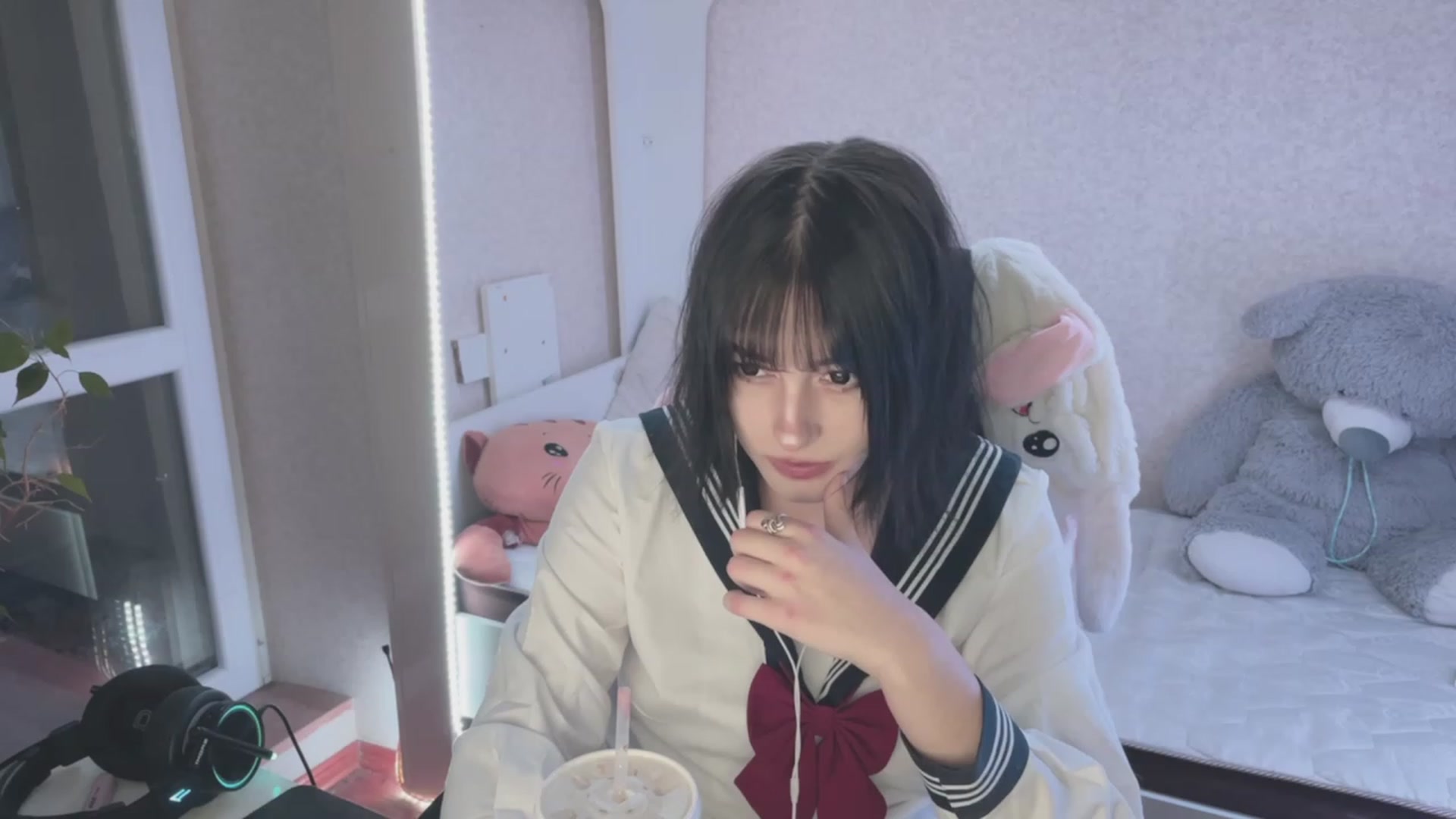 Gallery image thumbnail from Licorice_Alia's myfreecams stream on, 03/17/2023, 22:44 image 9 of 20