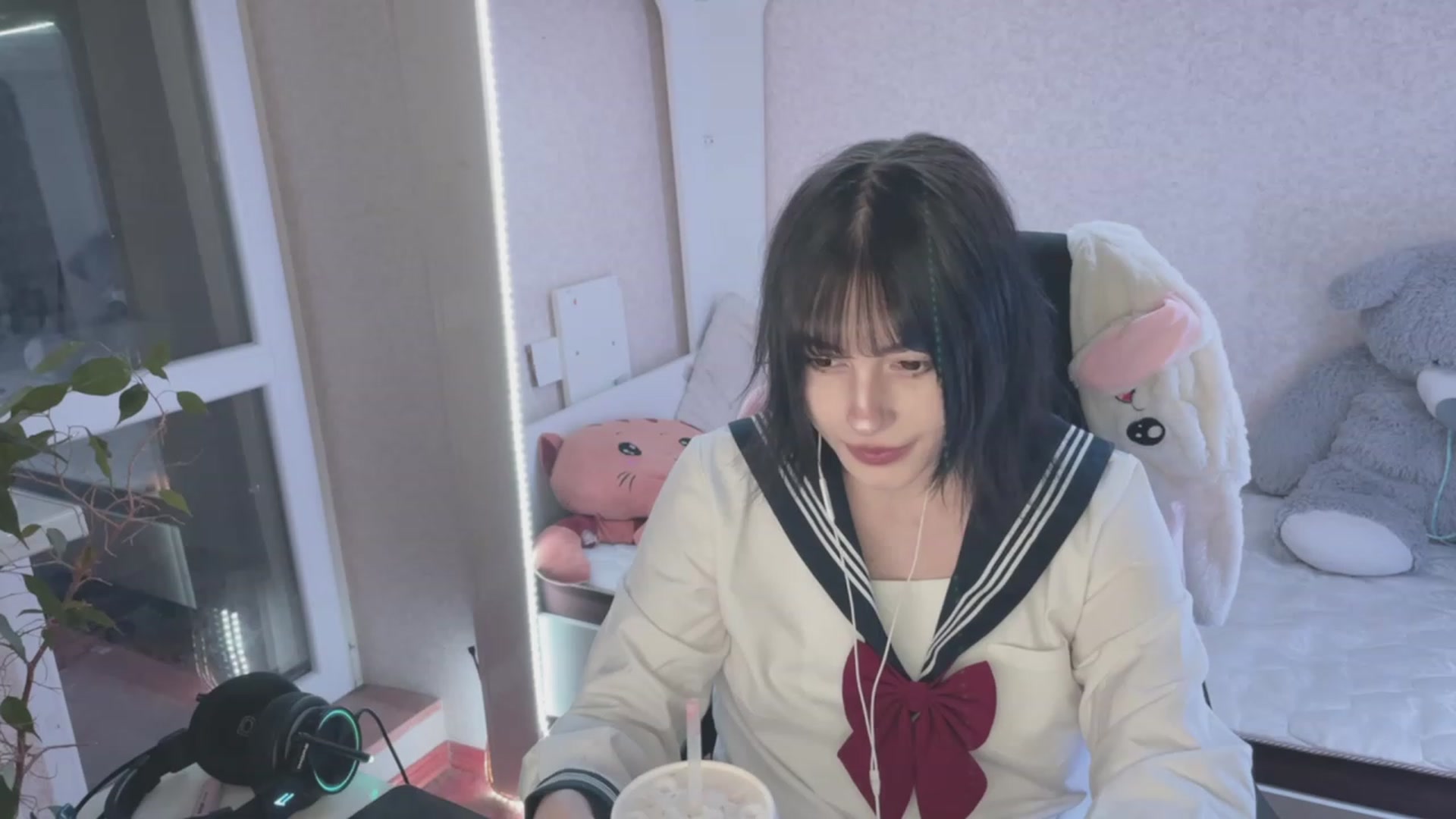 Gallery image thumbnail from Licorice_Alia's myfreecams stream on, 03/17/2023, 23:19 image 17 of 20