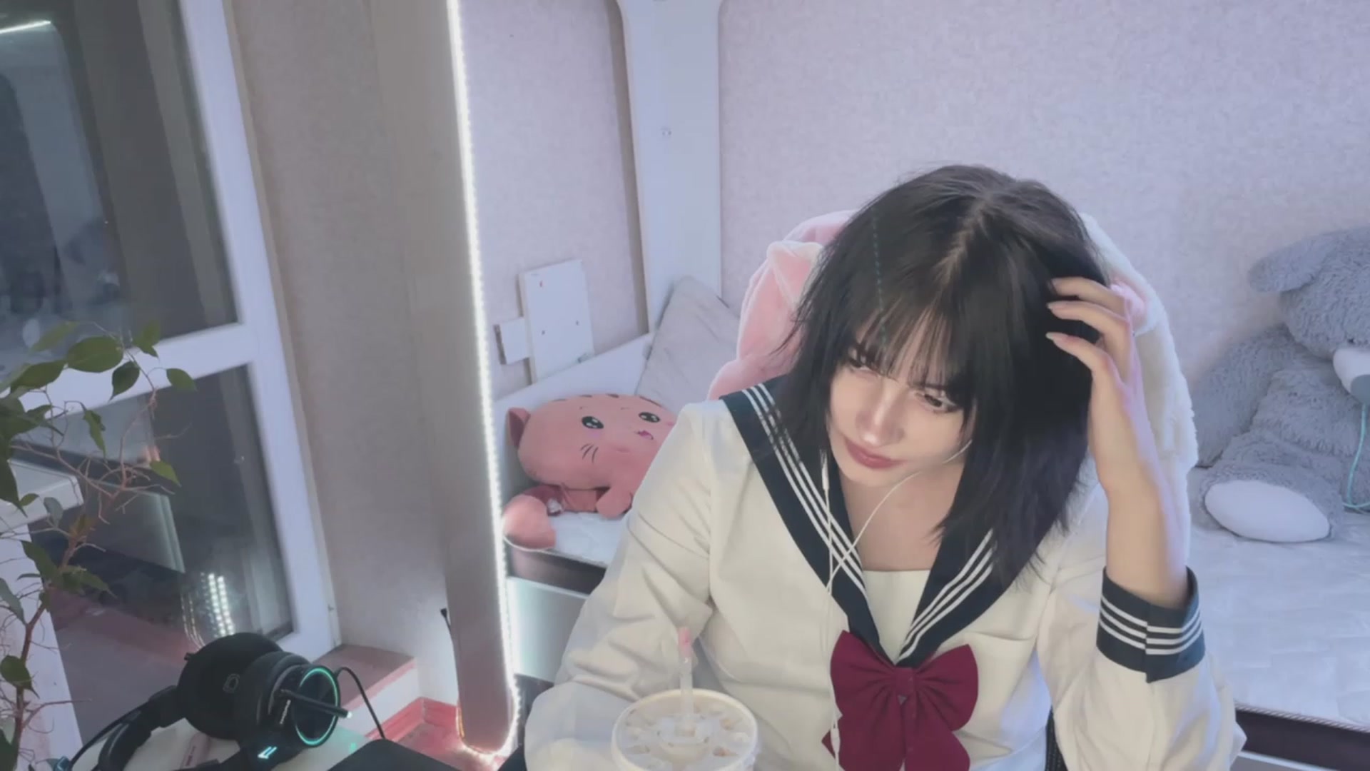 Gallery image thumbnail from Licorice_Alia's myfreecams stream on, 03/17/2023, 23:19 image 14 of 20