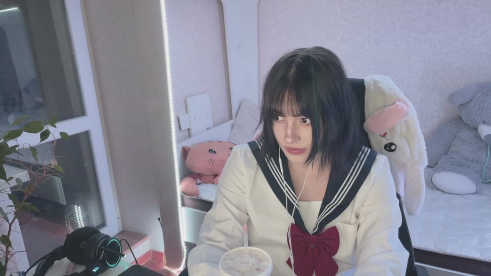 Gallery image thumbnail from Licorice_Alia's myfreecams stream on, 03/17/2023, 23:19 image 12 of 20