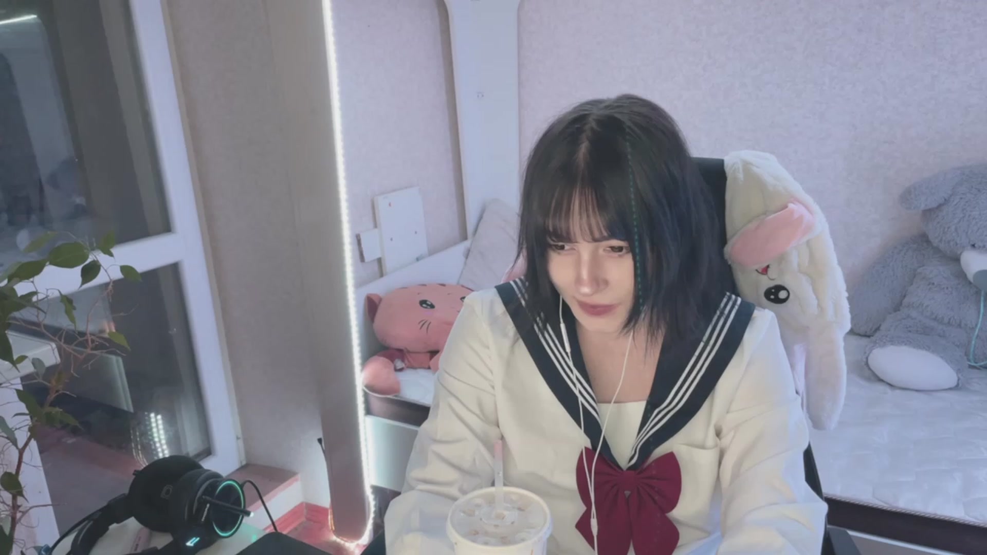 Gallery image thumbnail from Licorice_Alia's myfreecams stream on, 03/17/2023, 23:19 image 11 of 20