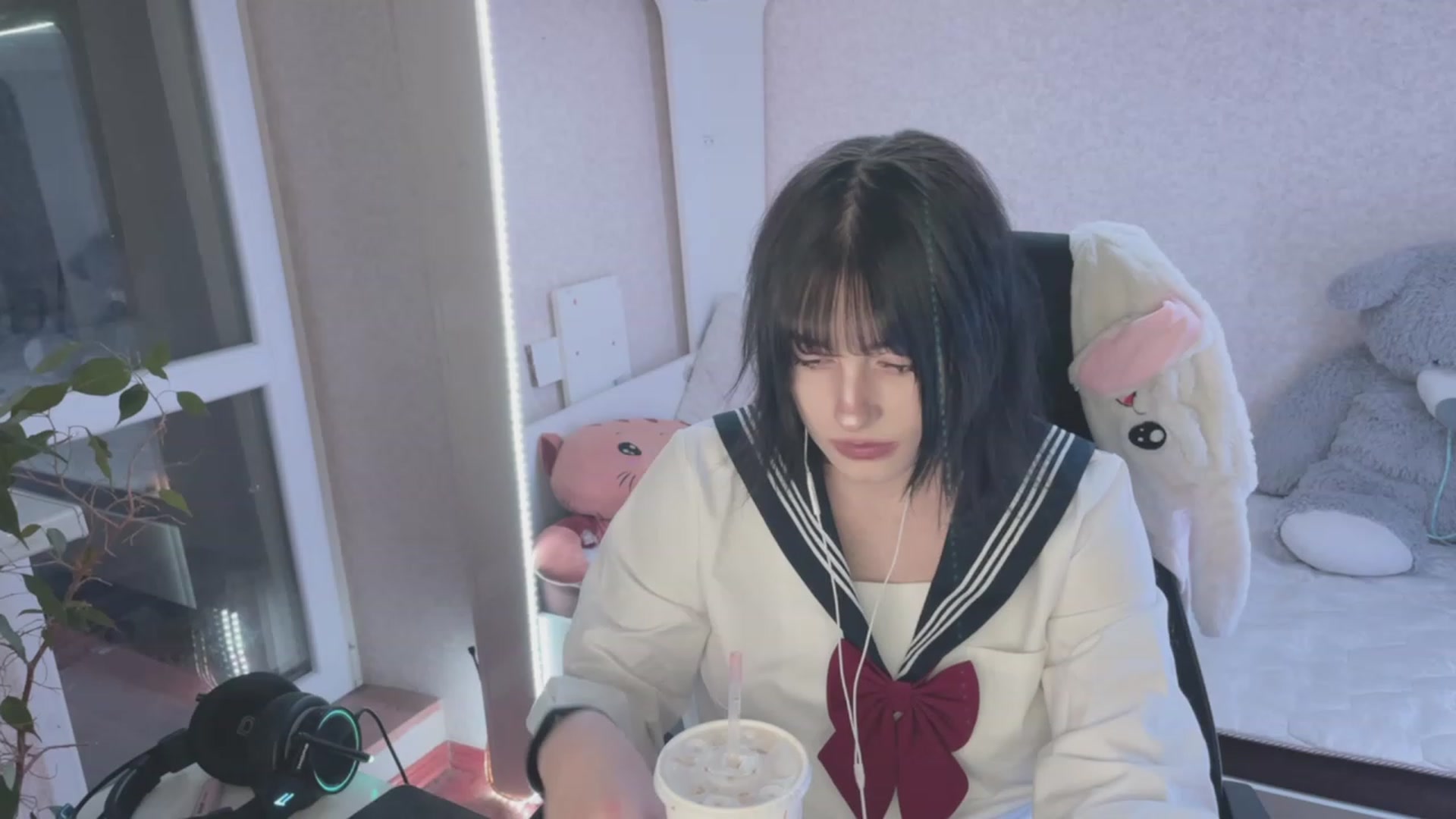 Gallery image thumbnail from Licorice_Alia's myfreecams stream on, 03/17/2023, 23:19 image 2 of 20