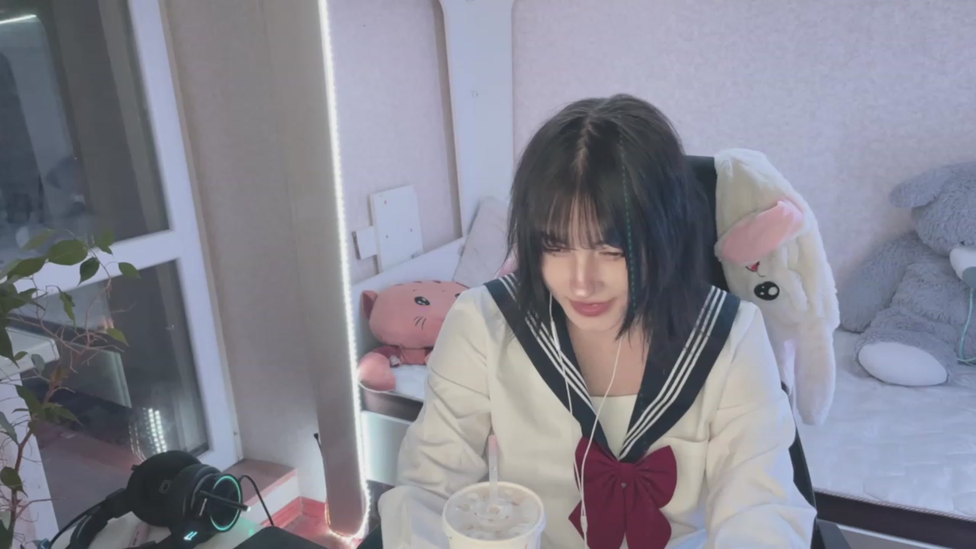 Gallery image thumbnail from Licorice_Alia's myfreecams stream on, 03/17/2023, 23:19 image 7 of 20