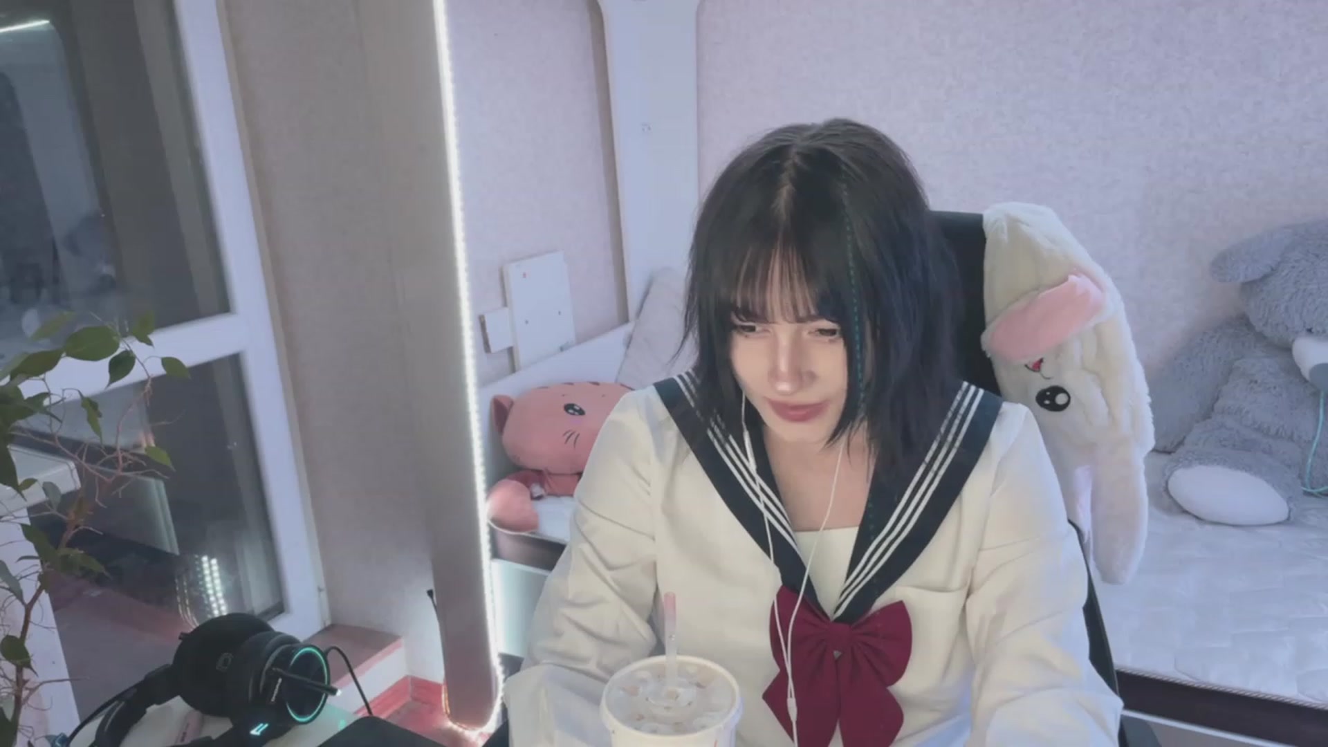 Gallery image thumbnail from Licorice_Alia's myfreecams stream on, 03/17/2023, 23:19 image 5 of 20