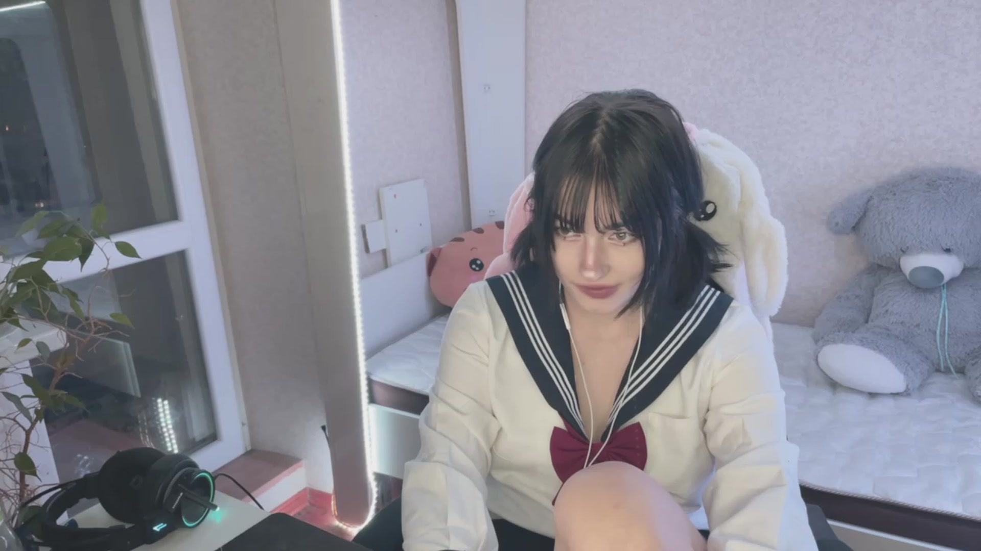 Gallery image thumbnail from Licorice_Alia's myfreecams stream on, 03/18/2023, 22:38 image 6 of 20