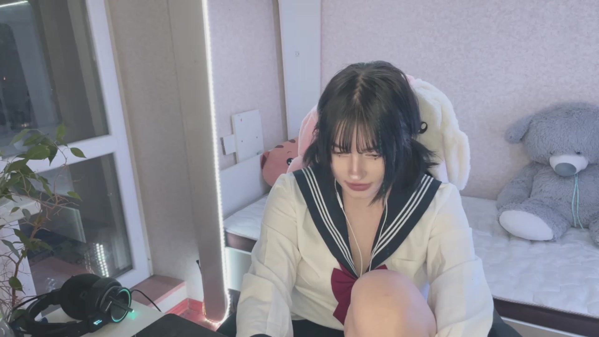 Gallery image thumbnail from Licorice_Alia's myfreecams stream on, 03/18/2023, 22:38 image 14 of 20