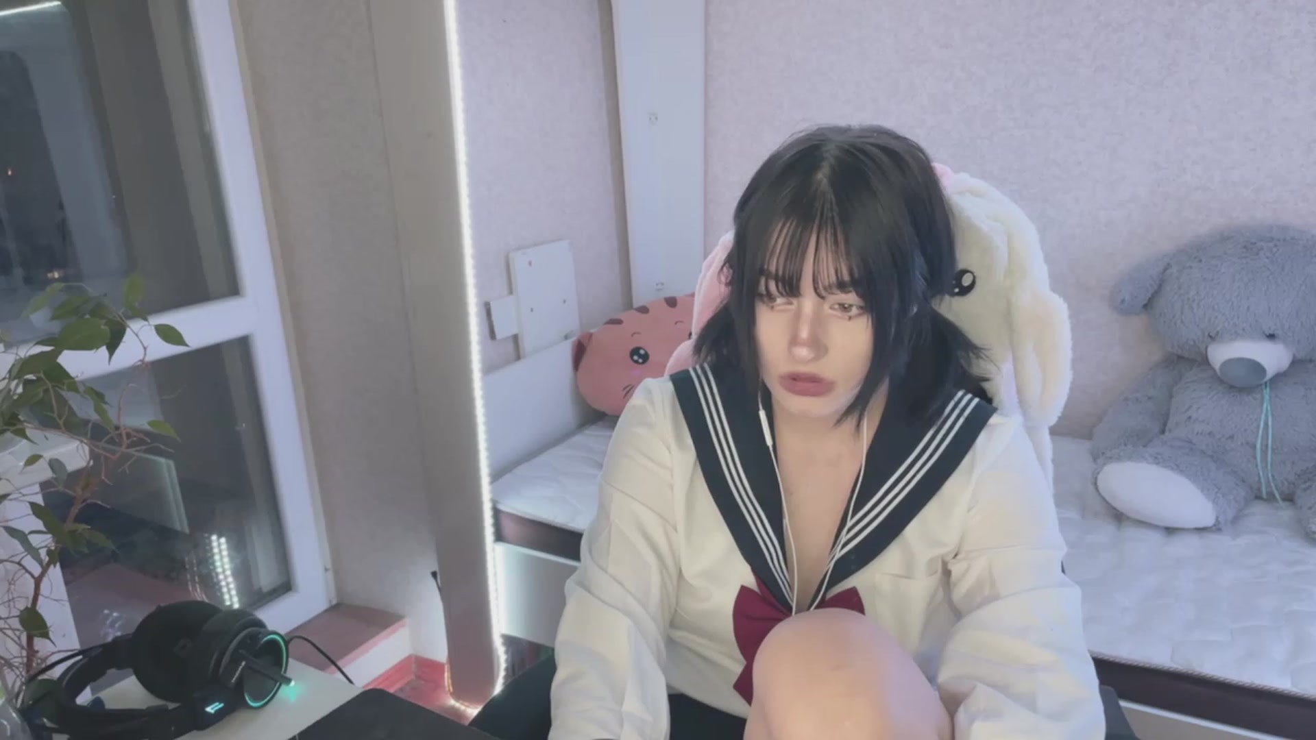 Gallery image thumbnail from Licorice_Alia's myfreecams stream on, 03/18/2023, 22:38 image 19 of 20